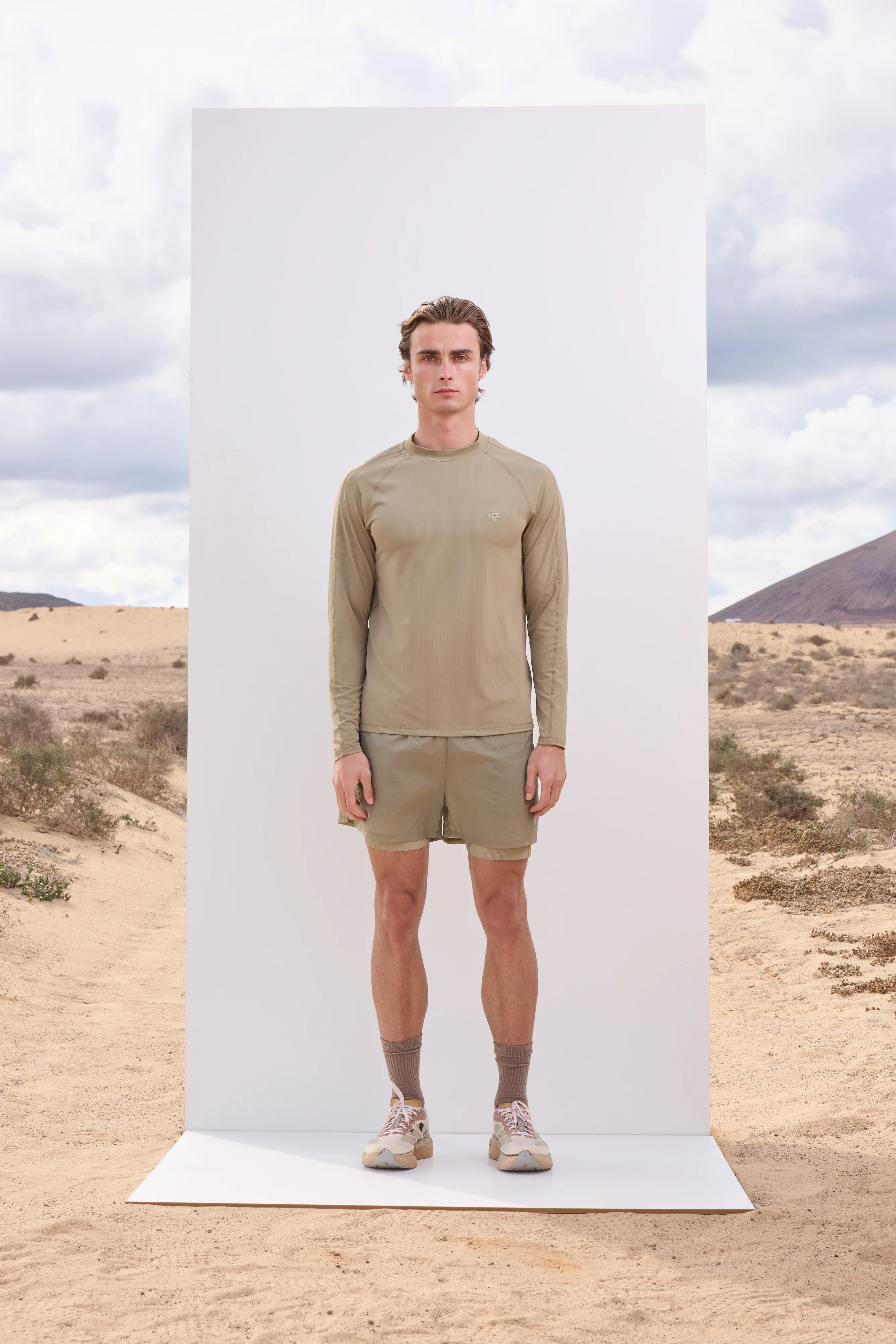 2-1 TRANSLUCENT RUN SHORT - KHAKI - Image 5