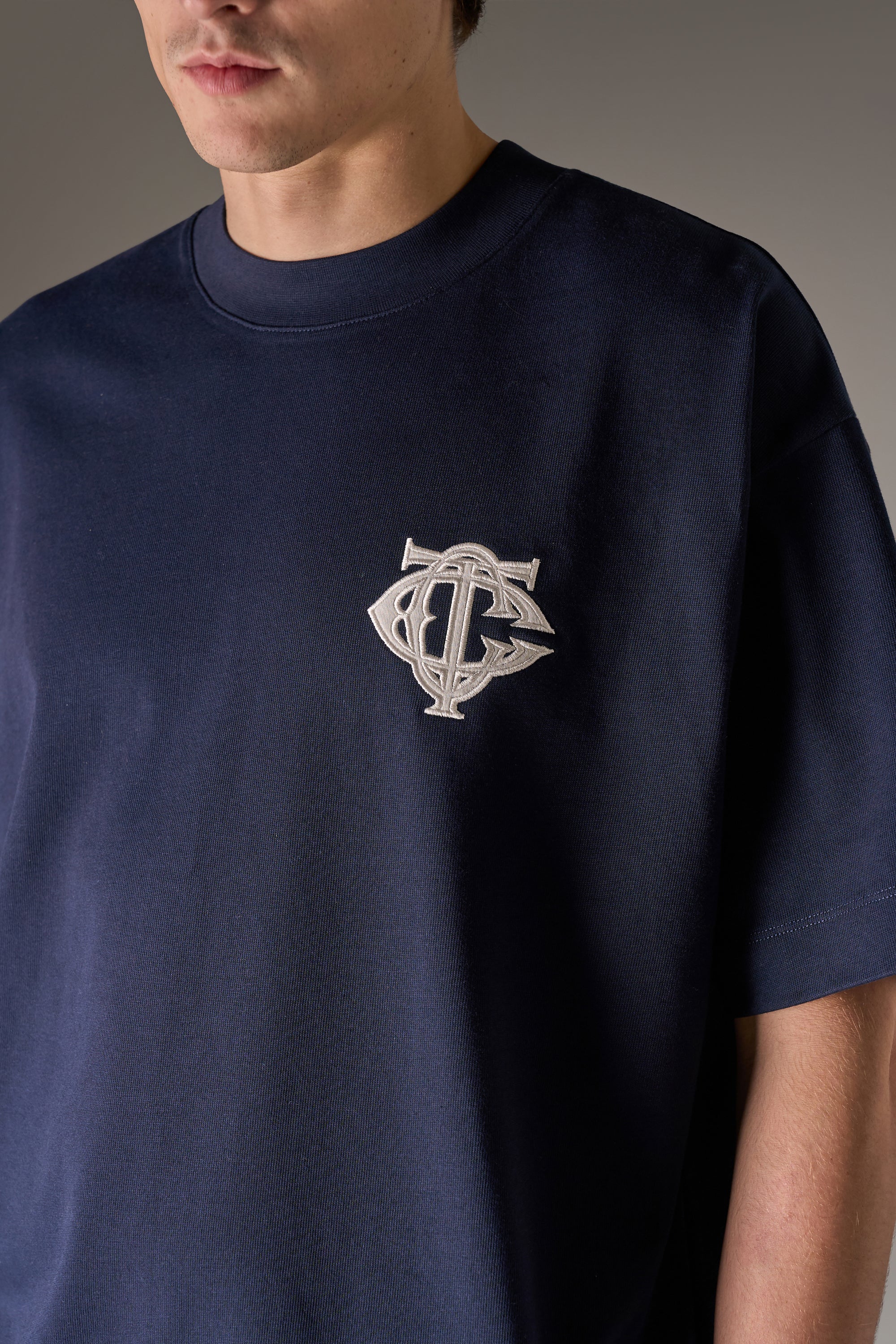APPLIQUE MONOGRAM EMBLEM T-SHIRT - NAVY - Image 3