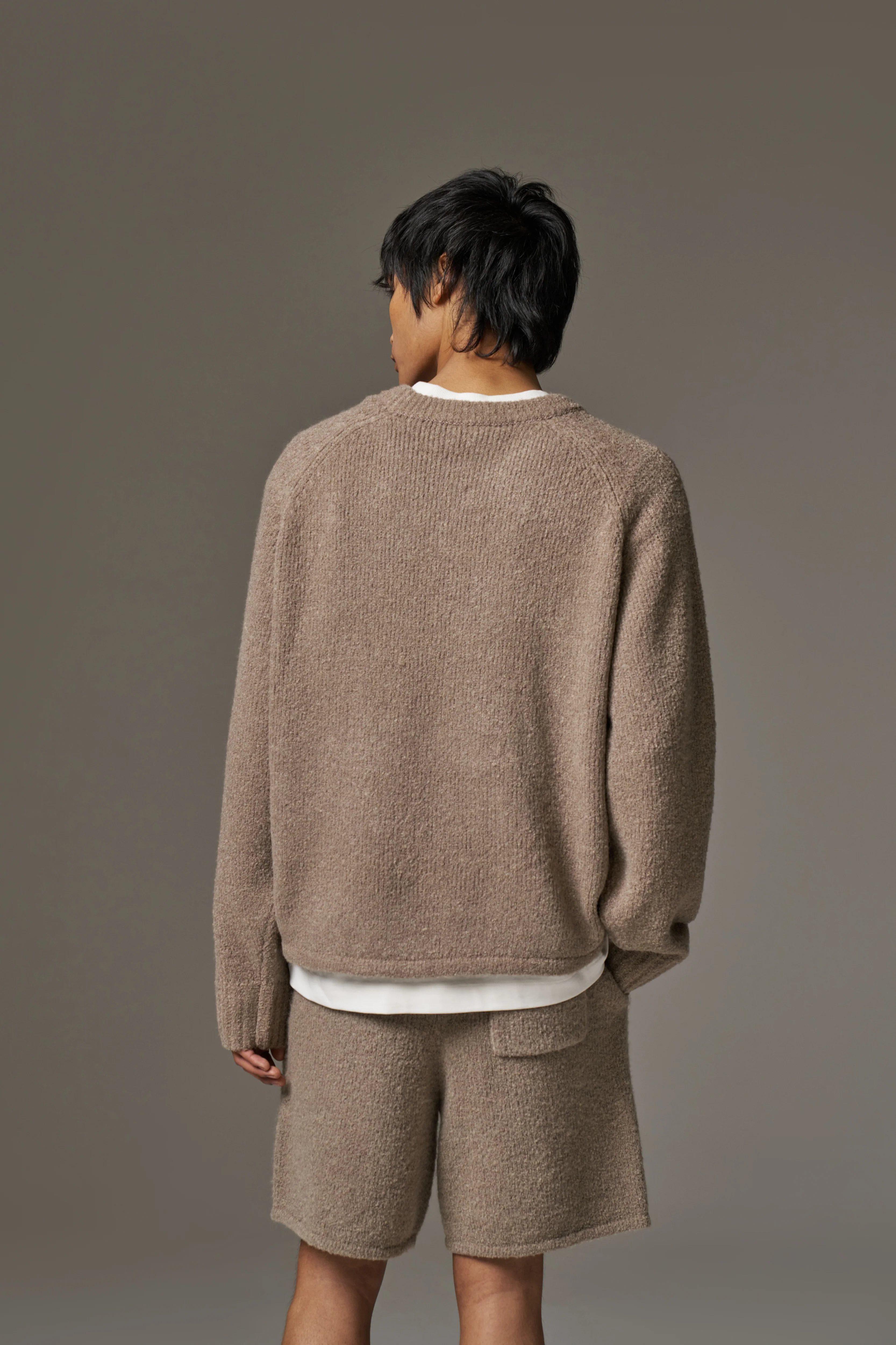 BOUCLE KNIT RAGLAN CREW - BROWN - Image 8