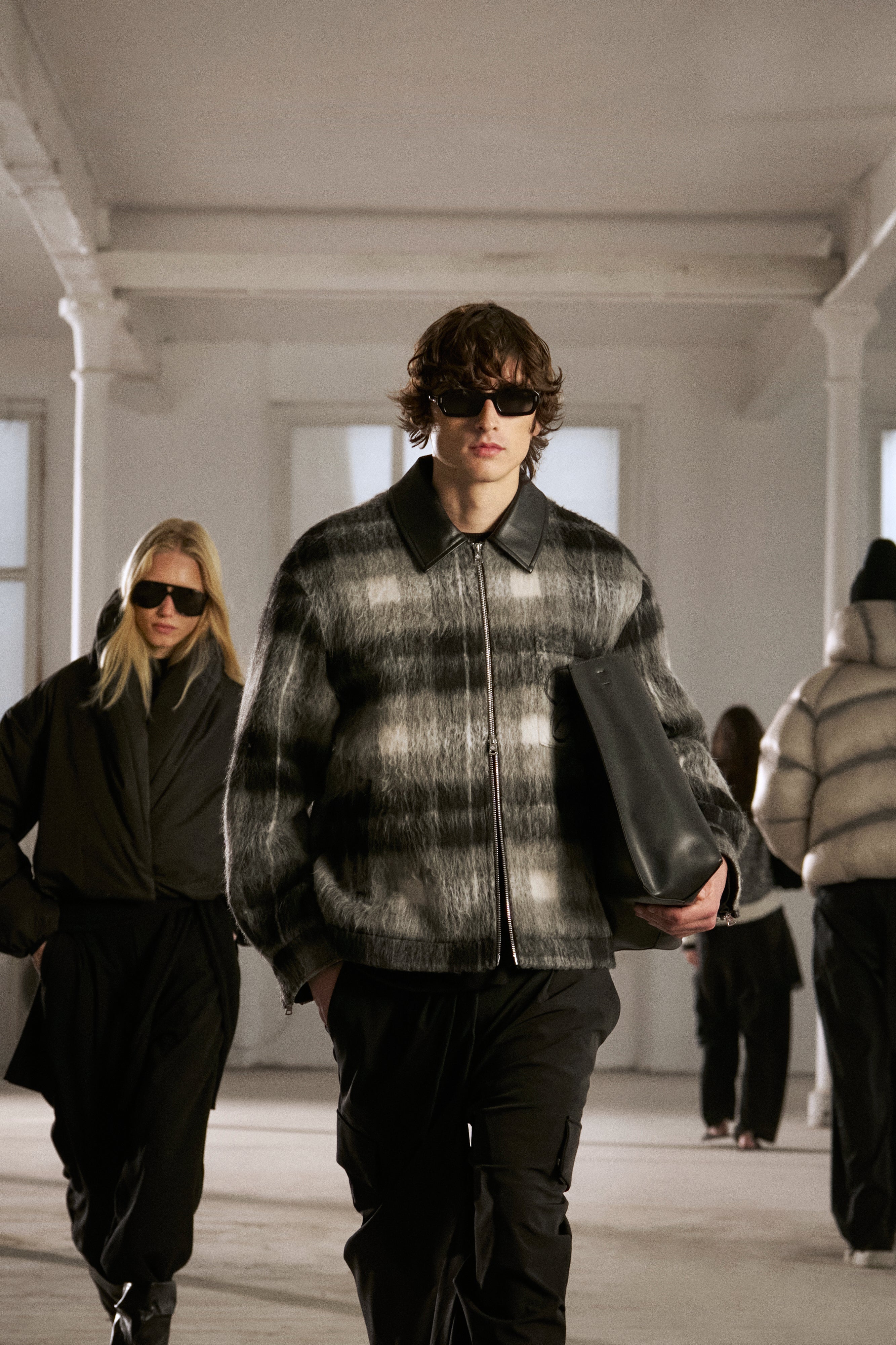 BRUSHED CHECK CONTRAST COLLAR JACKET - BLACK - Image 2