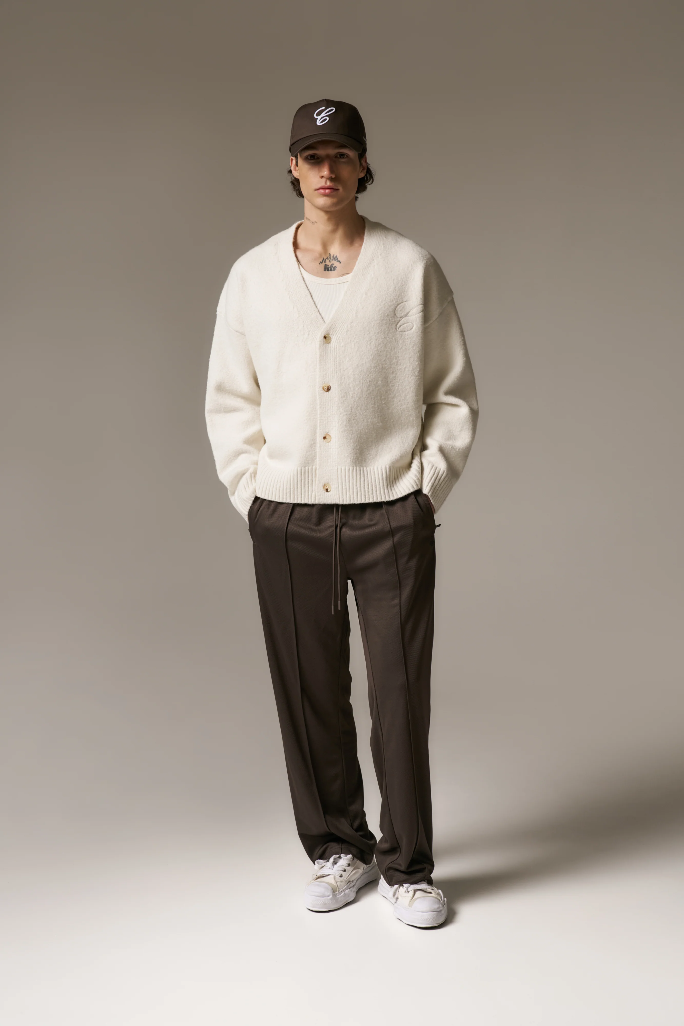C EMBROIDERY KNITTED CARDIGAN - OFF WHITE - Image 3