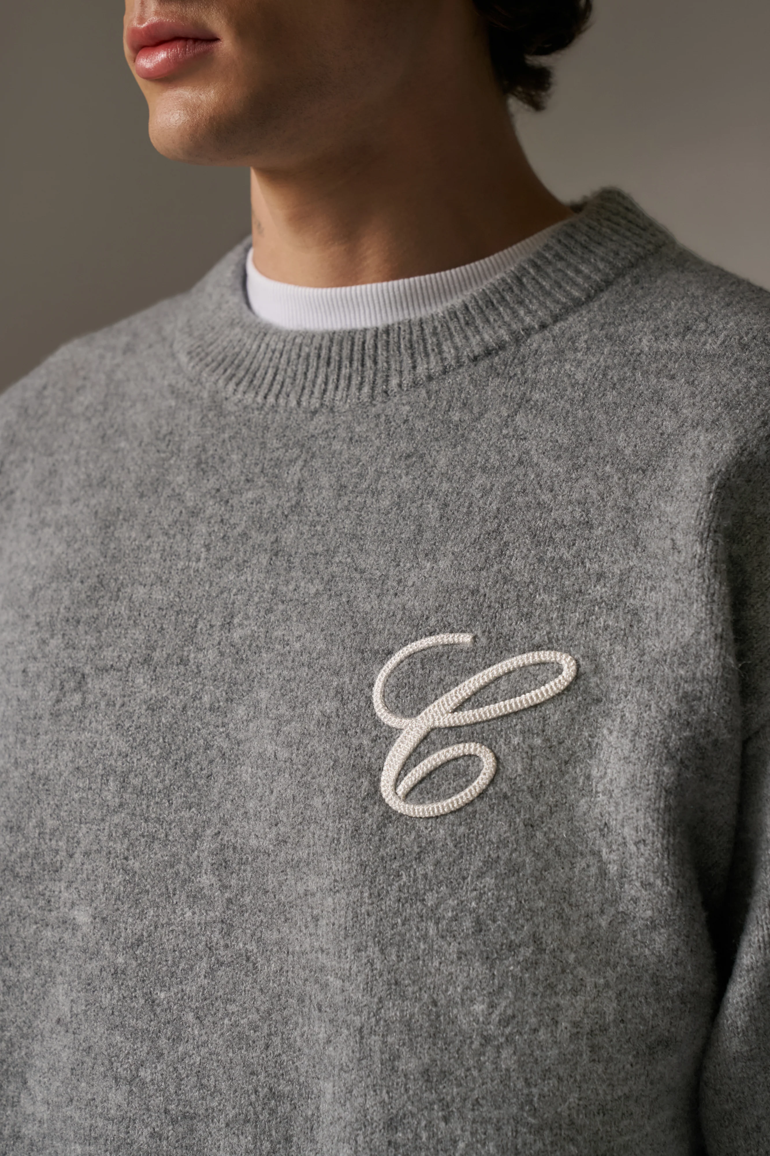 C EMBROIDERY KNITTED CREW - GREY MARL - Image 5