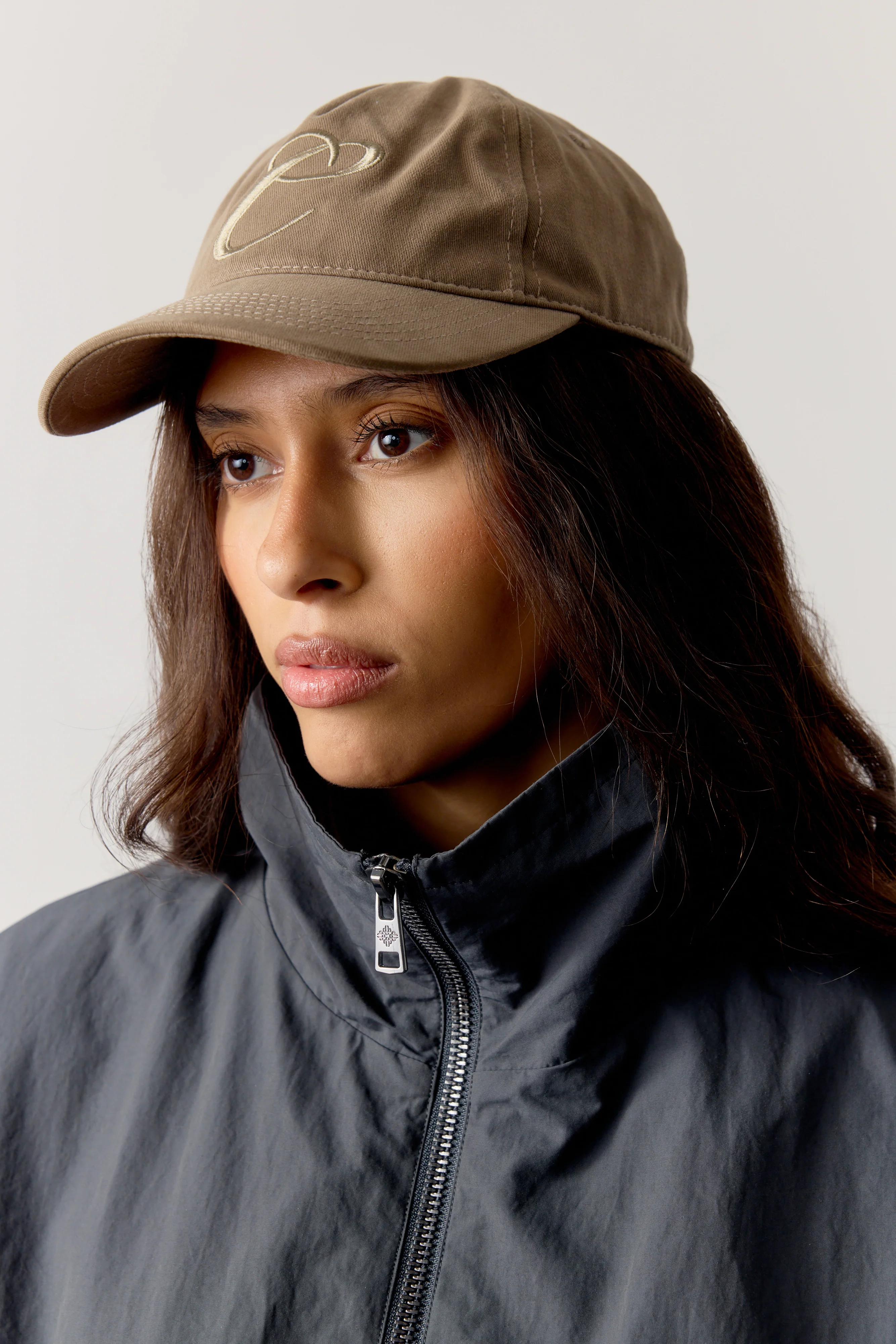 C SCRIPT CAP - KHAKI - Image 3