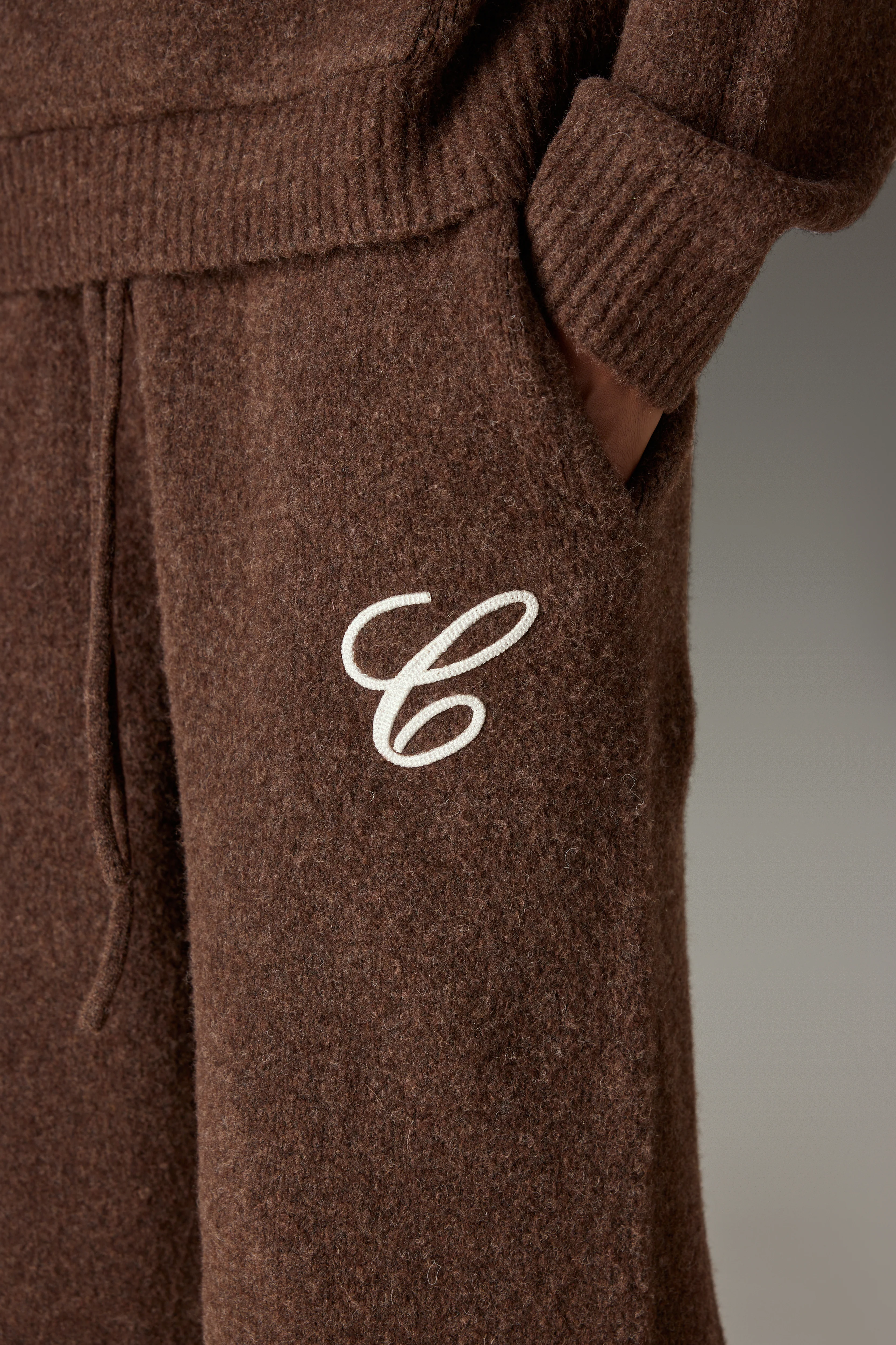 CHAINSTITCH EMBROIDERY KNITTED BARREL LEG JOGGERS - BROWN - Image 5