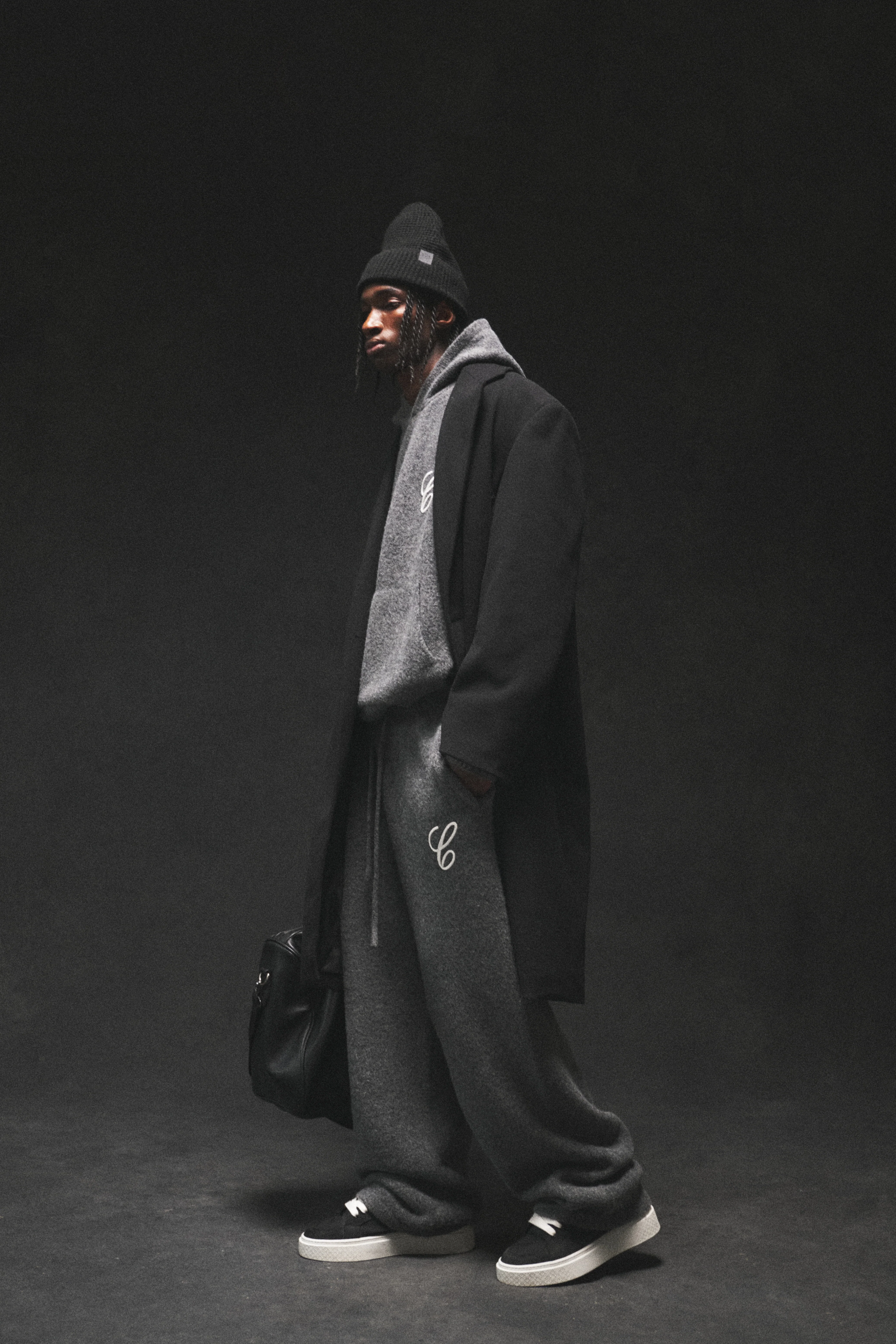 CHAINSTITCH EMBROIDERY KNITTED BARREL LEG JOGGERS - CHARCOAL - Image 3