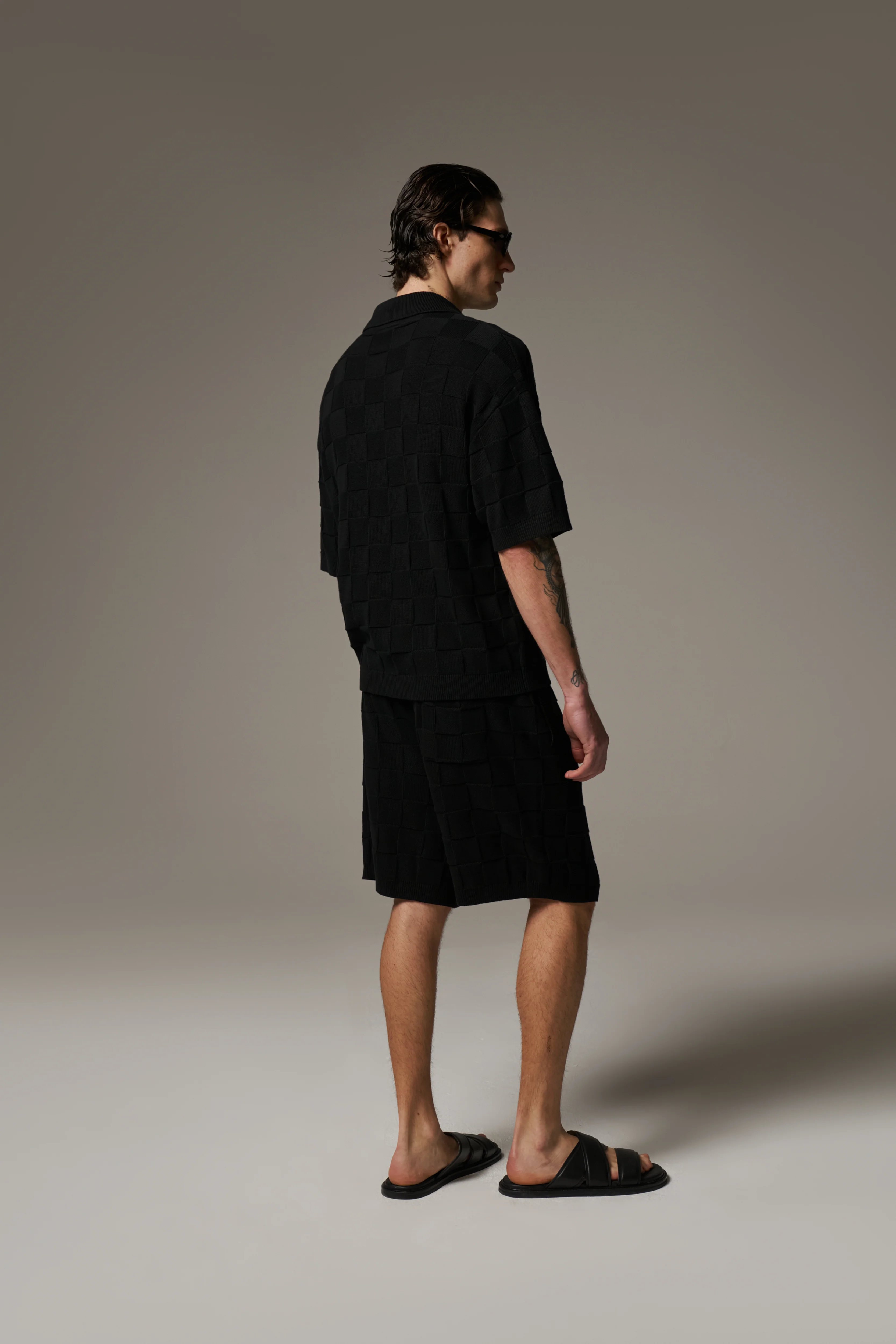 CHECKERBOARD KNITTED SHORT - BLACK - Image 6