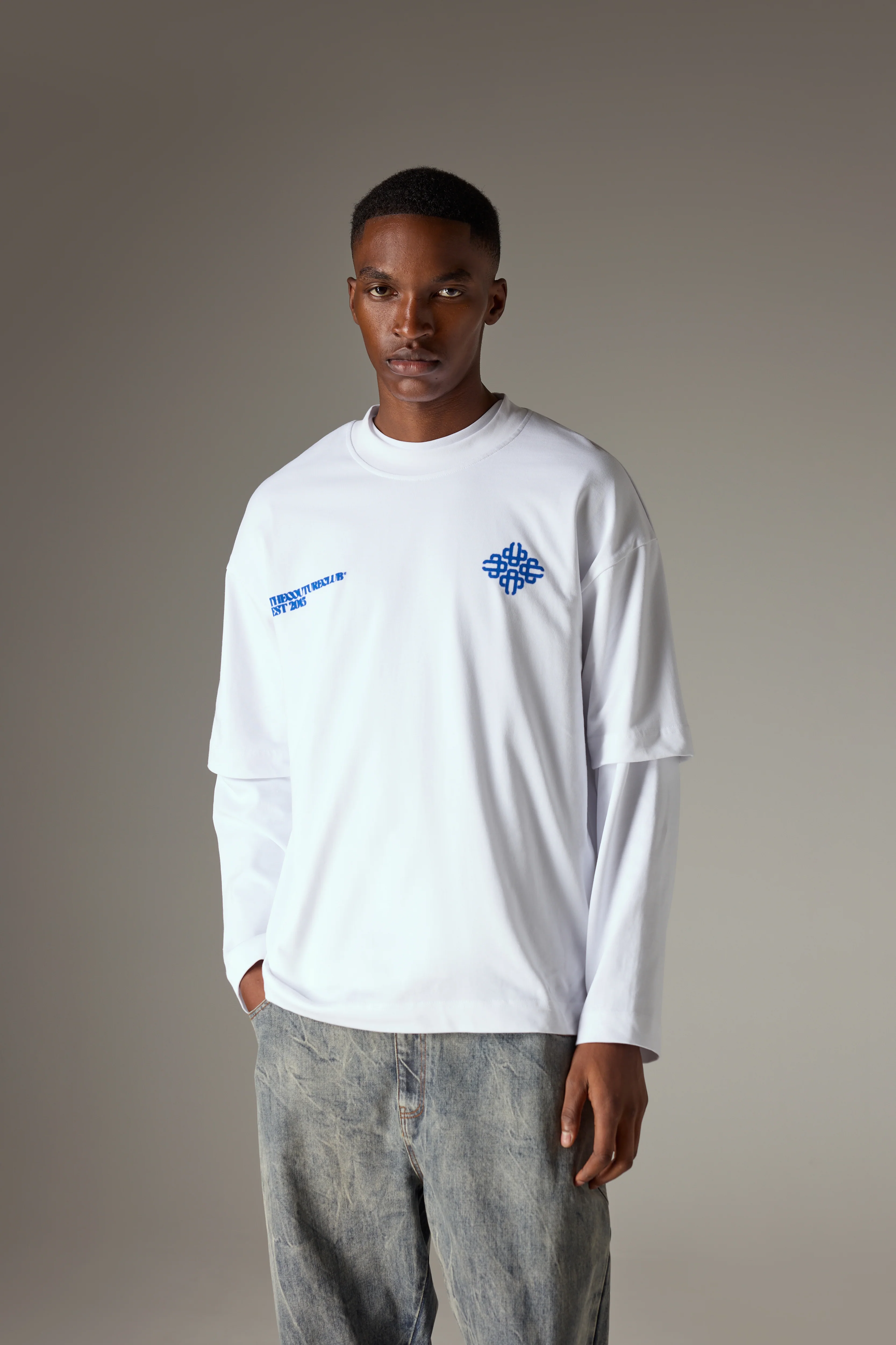 BLURRED GRAPHIC EMBLEM T-SHIRT - COBALT - Image 4