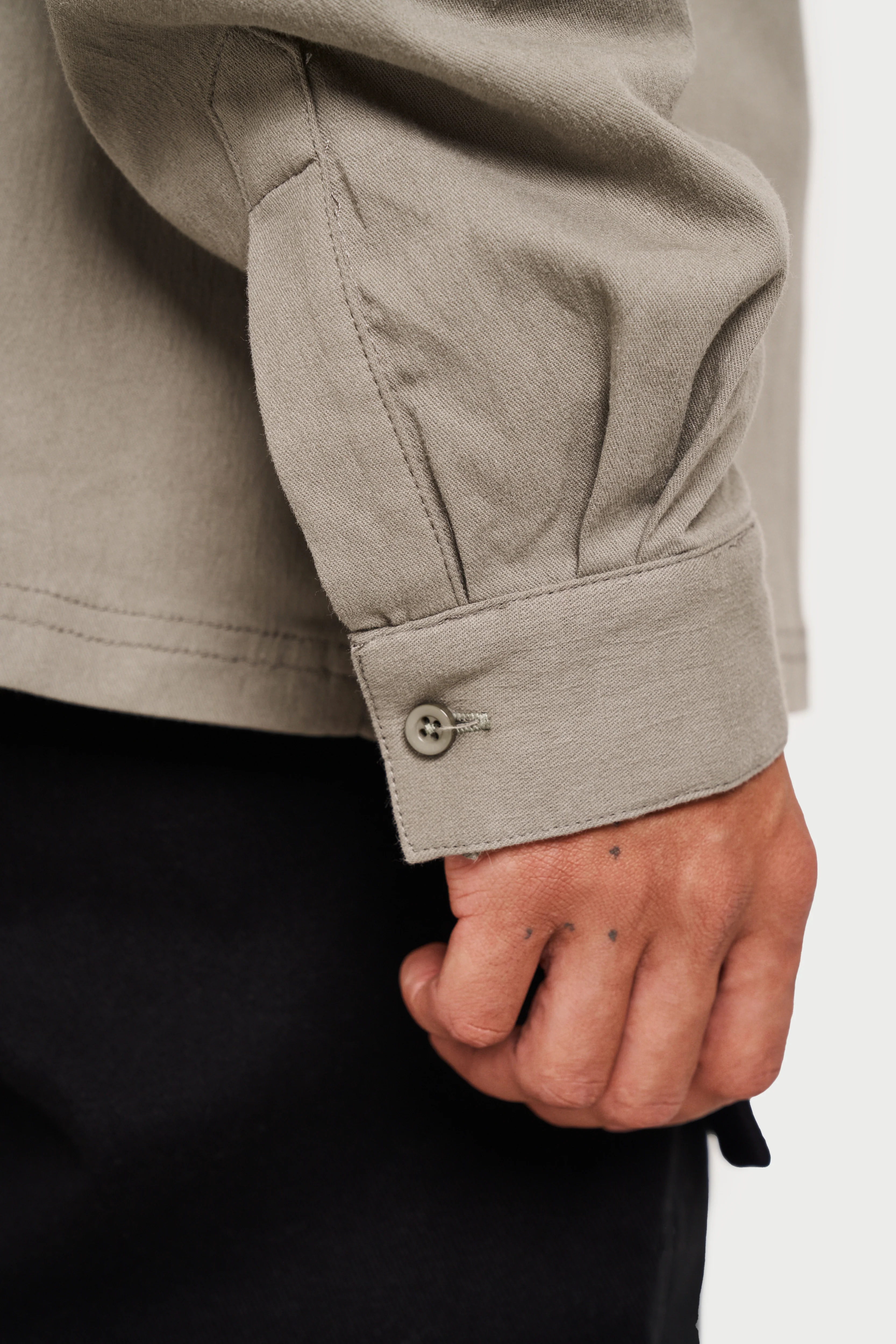 COLLARLESS STITCH DETAIL SHIRT - KHAKI - Image 5