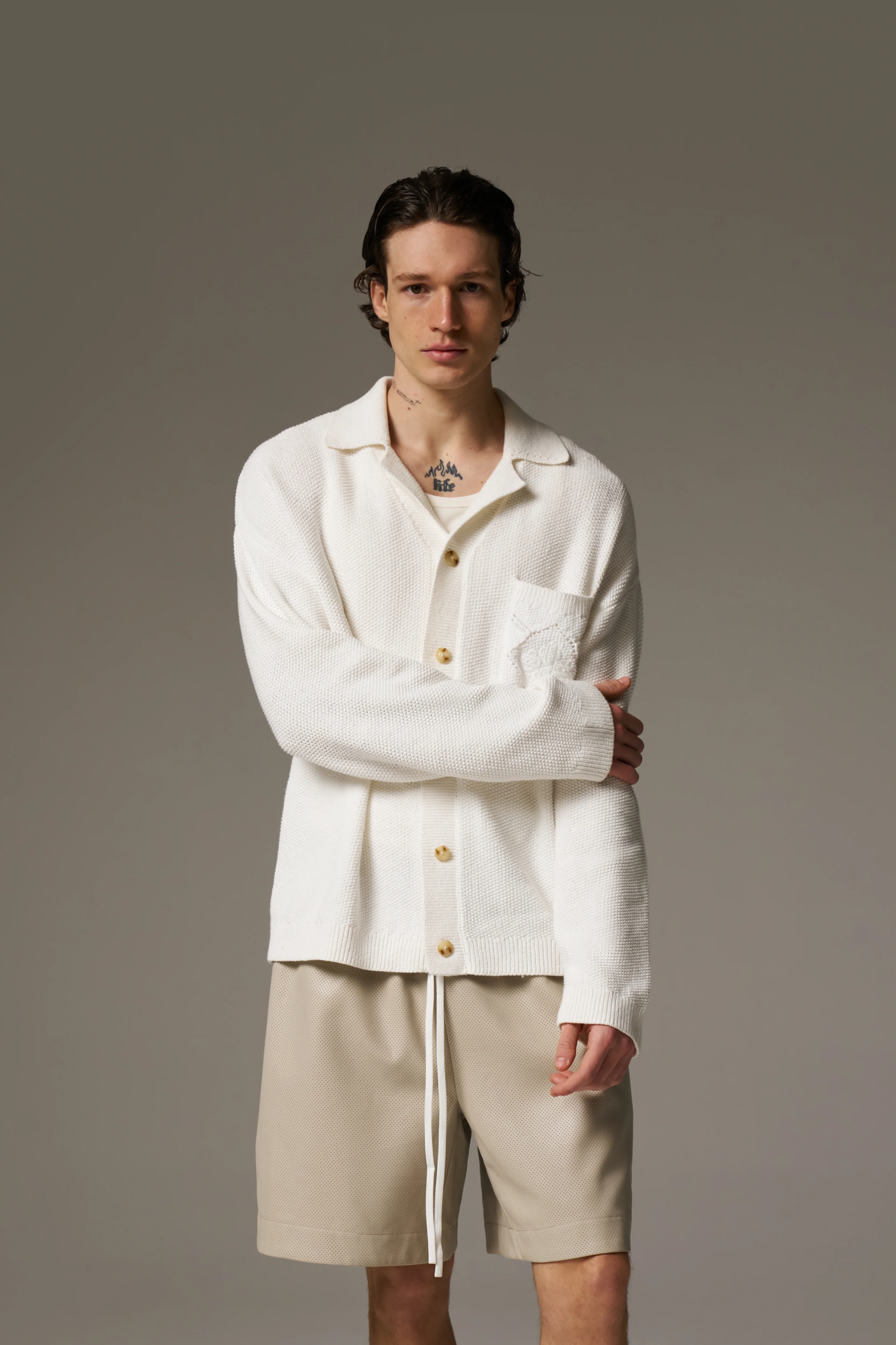 CROCHET KNITTED EMBLEM POCKET SHIRT - OFF WHITE - Image 4