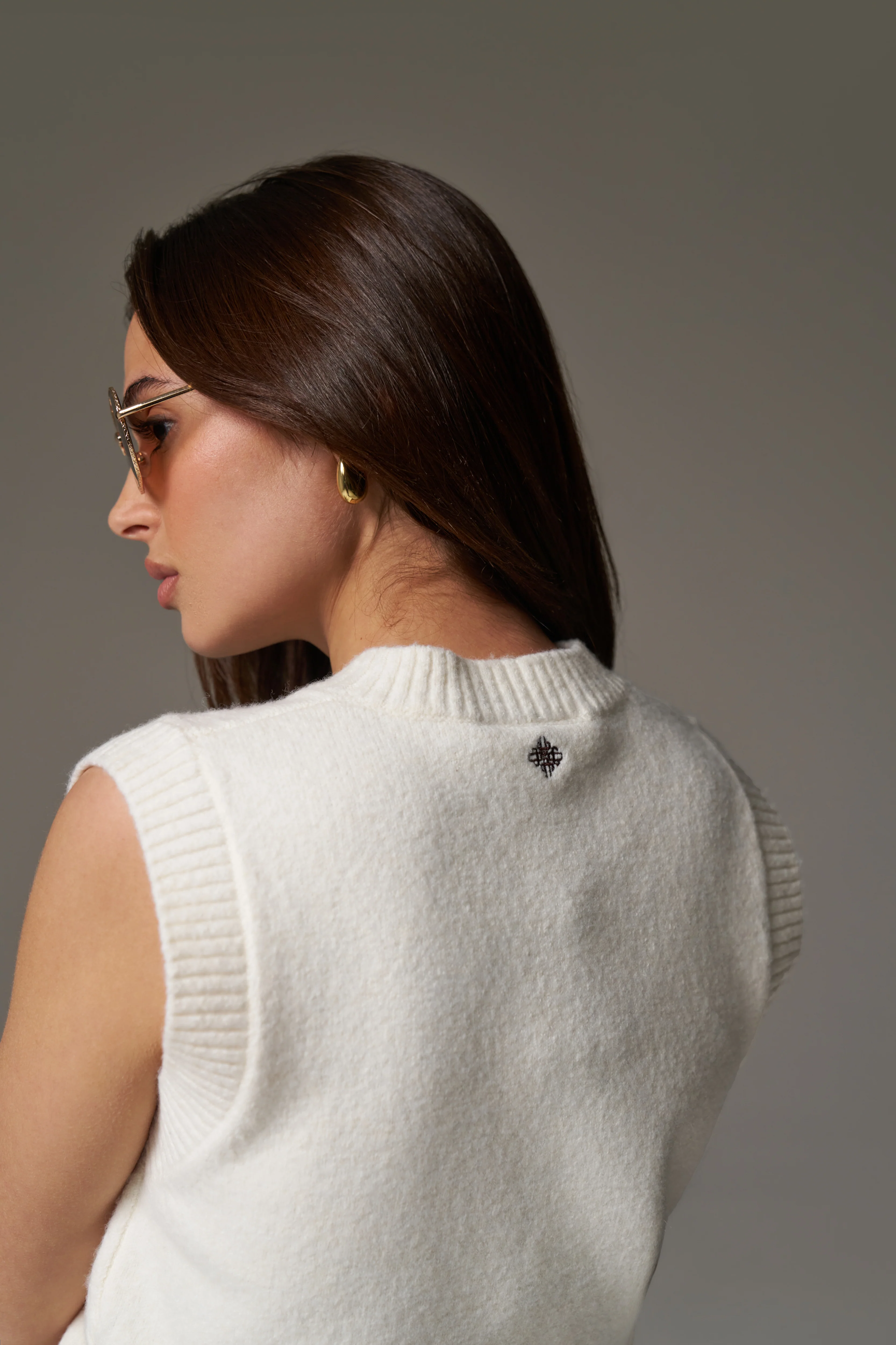 CTRE KNITTED VEST - OFF WHITE - Image 7