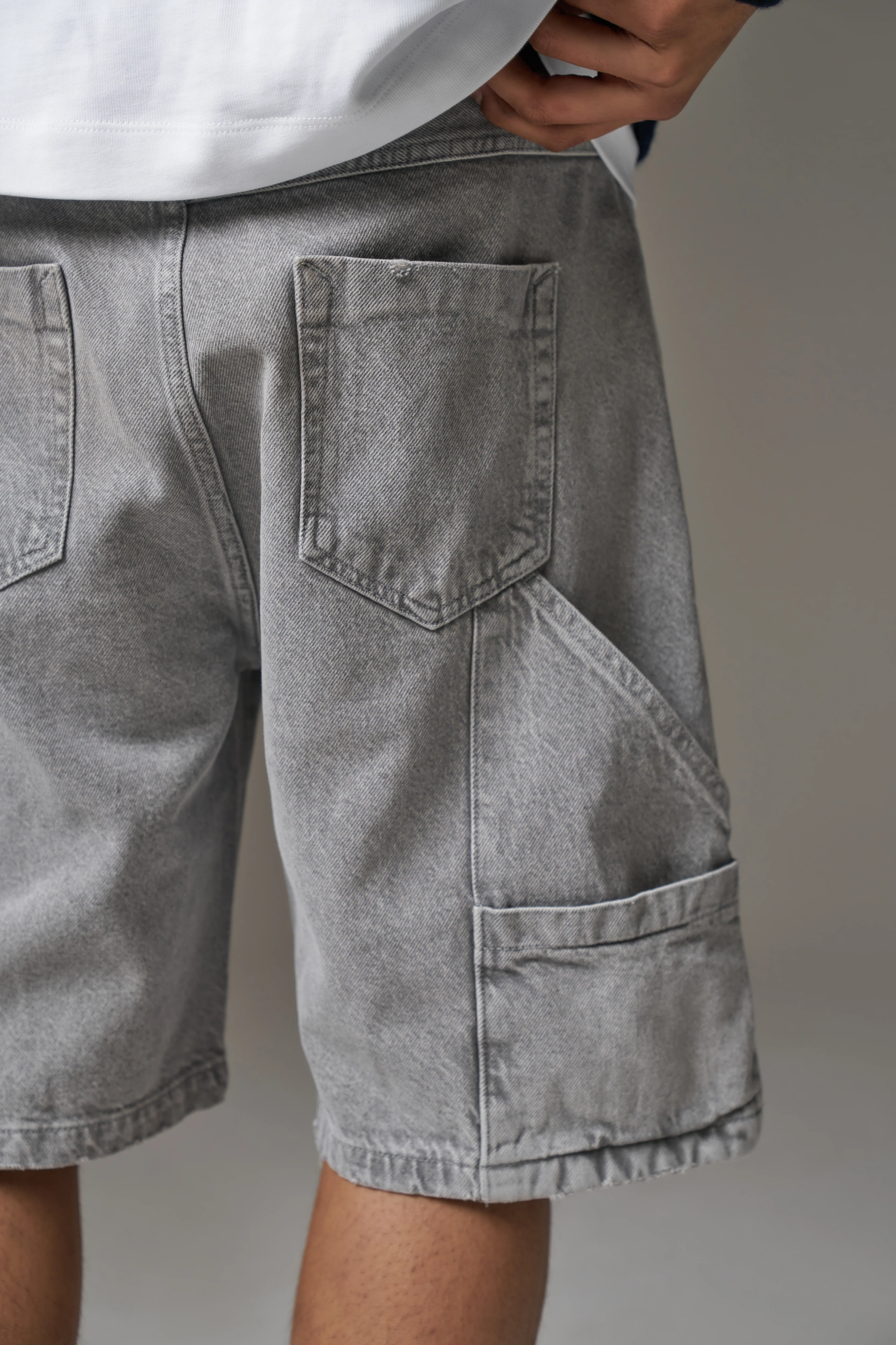DENIM CARPENTER SHORTS - GREY WASH - Image 5