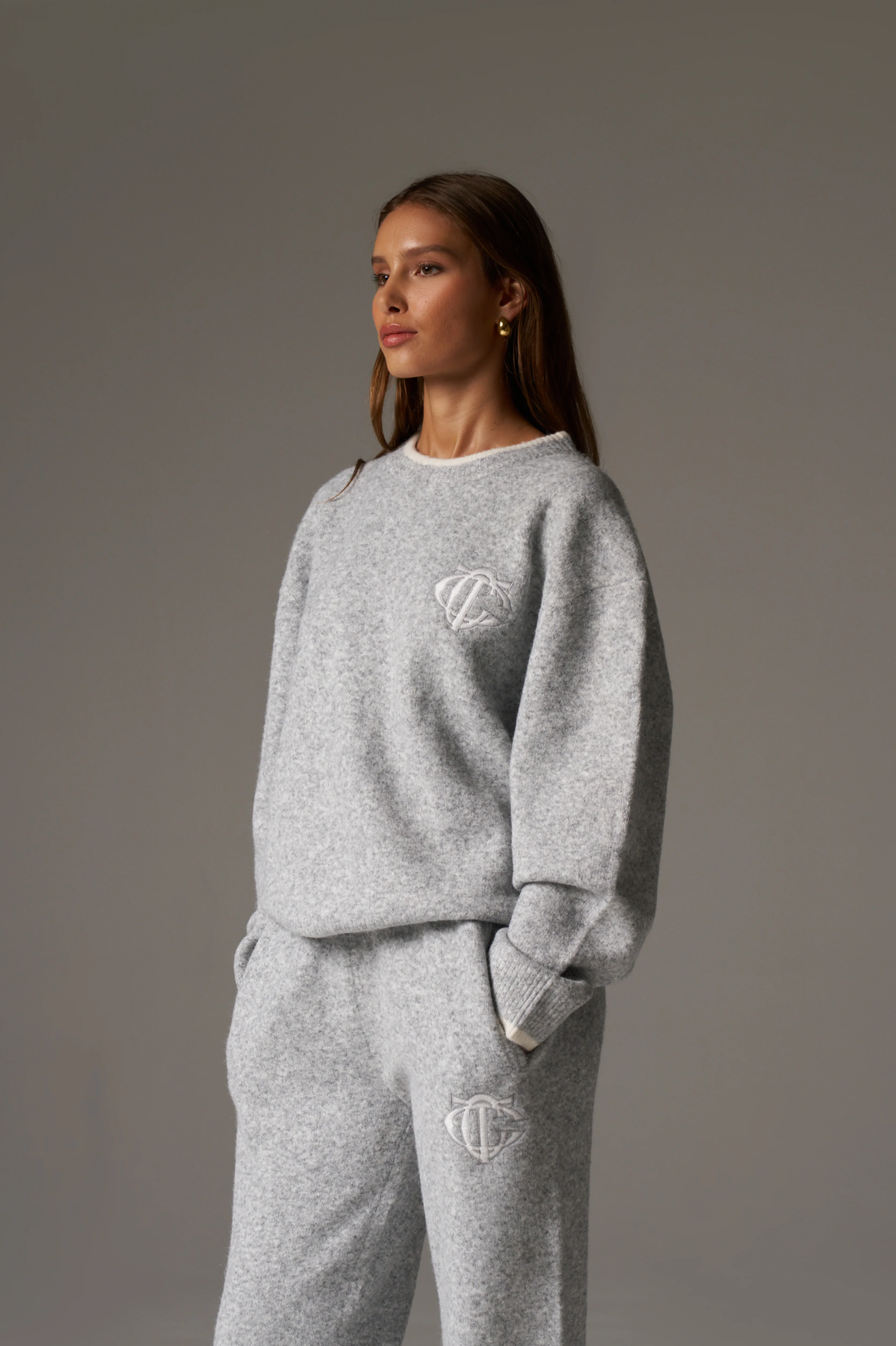 MONOGRAM KNITTED CREW - GREY - Image 3