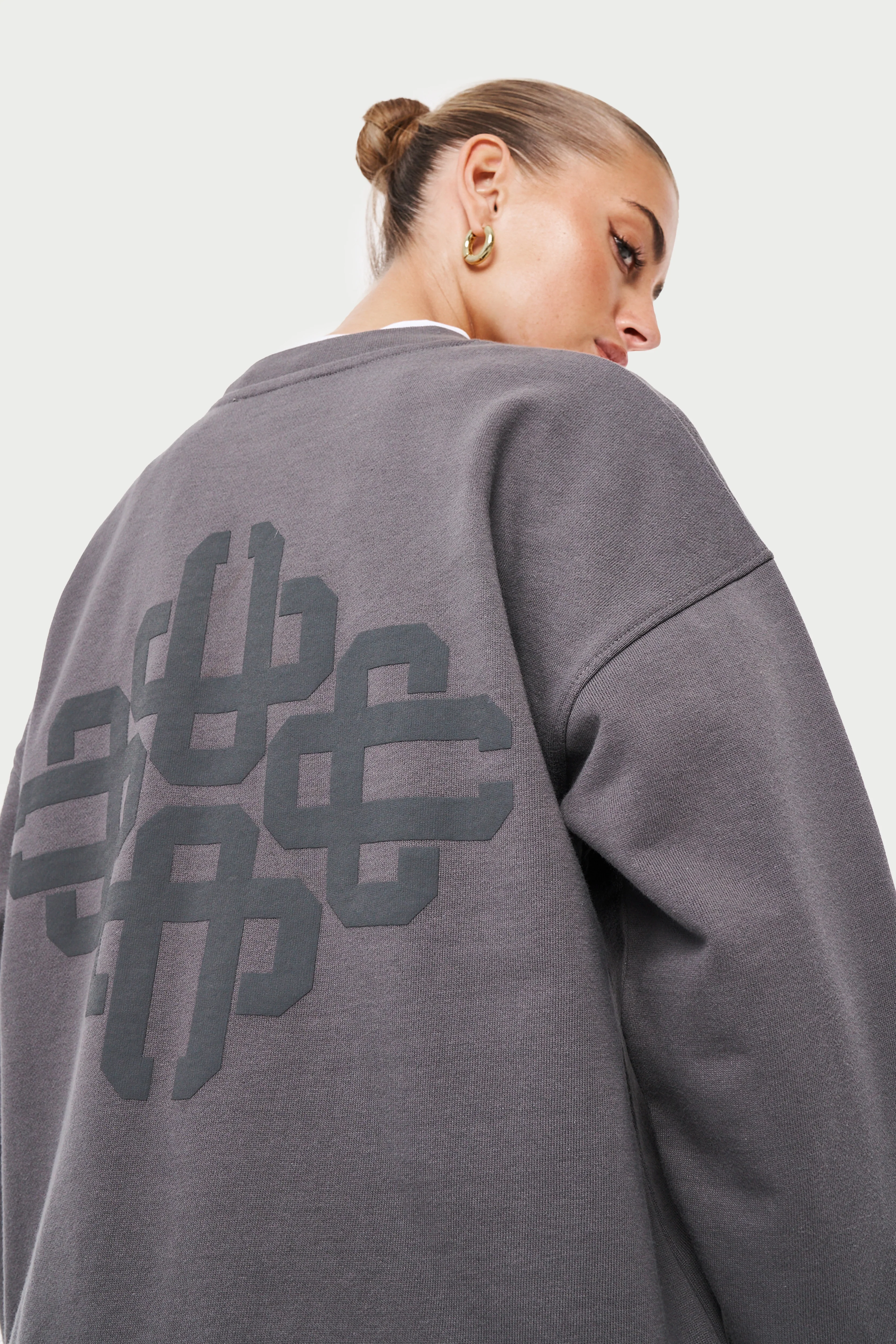 EMBLEM OVERSIZED SWEATSHIRT - CHARCOAL - Image 6