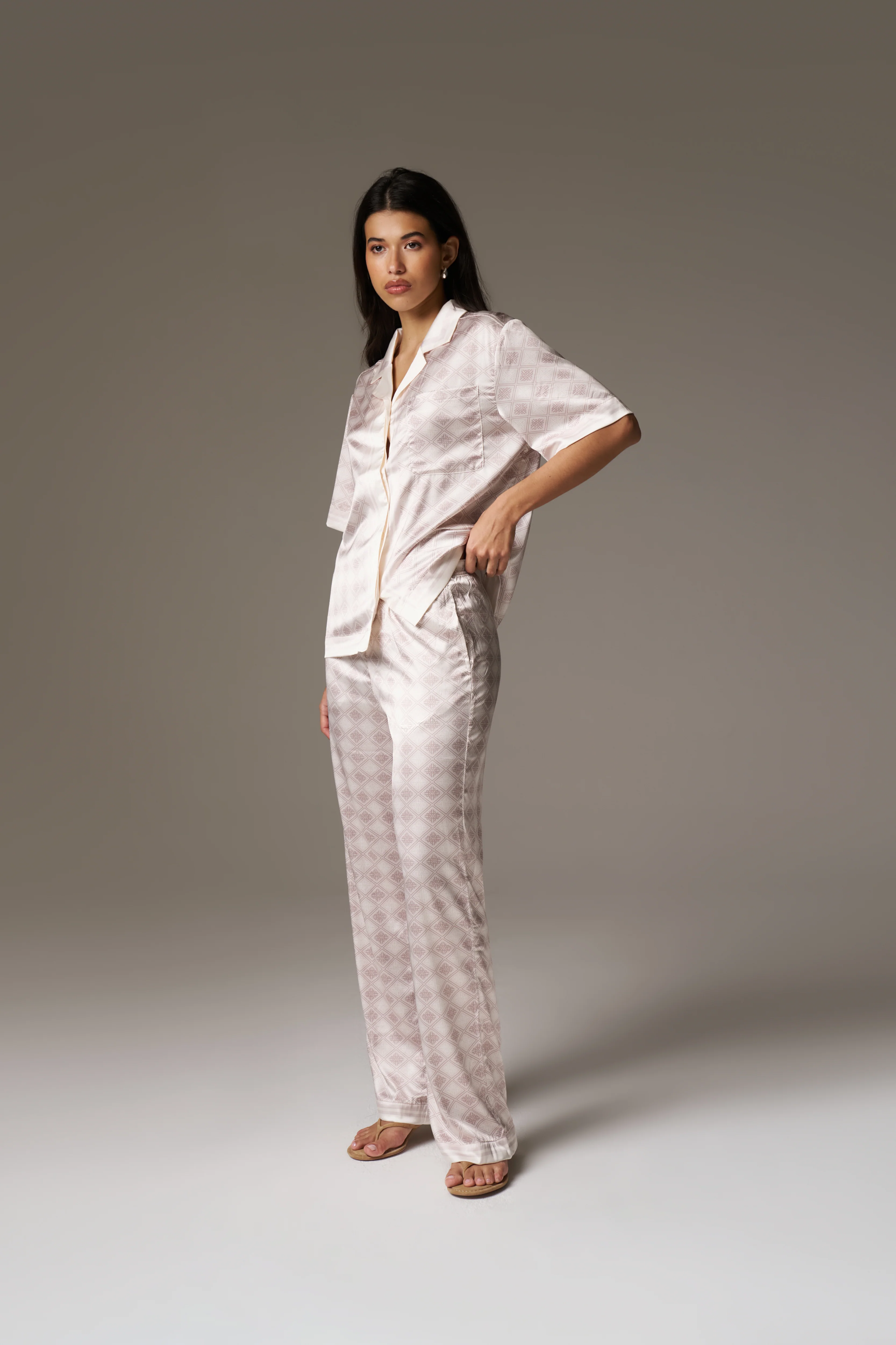 EMBLEM PRINT WIDE LEG TROUSERS - BEIGE - Image 5