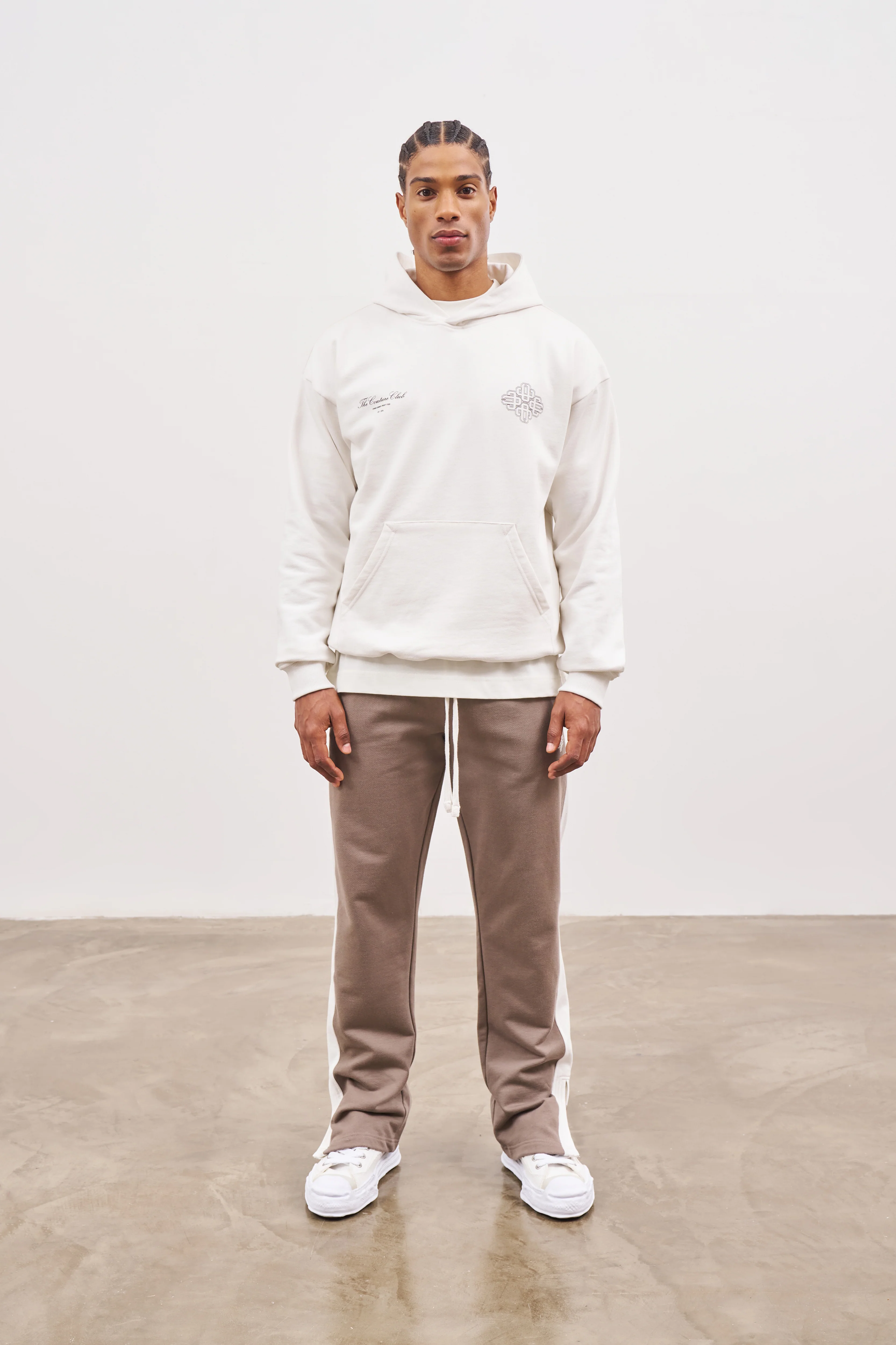 EMBLEM SIDE PANEL SPLIT HEM JOGGERS - BROWN - Image 3