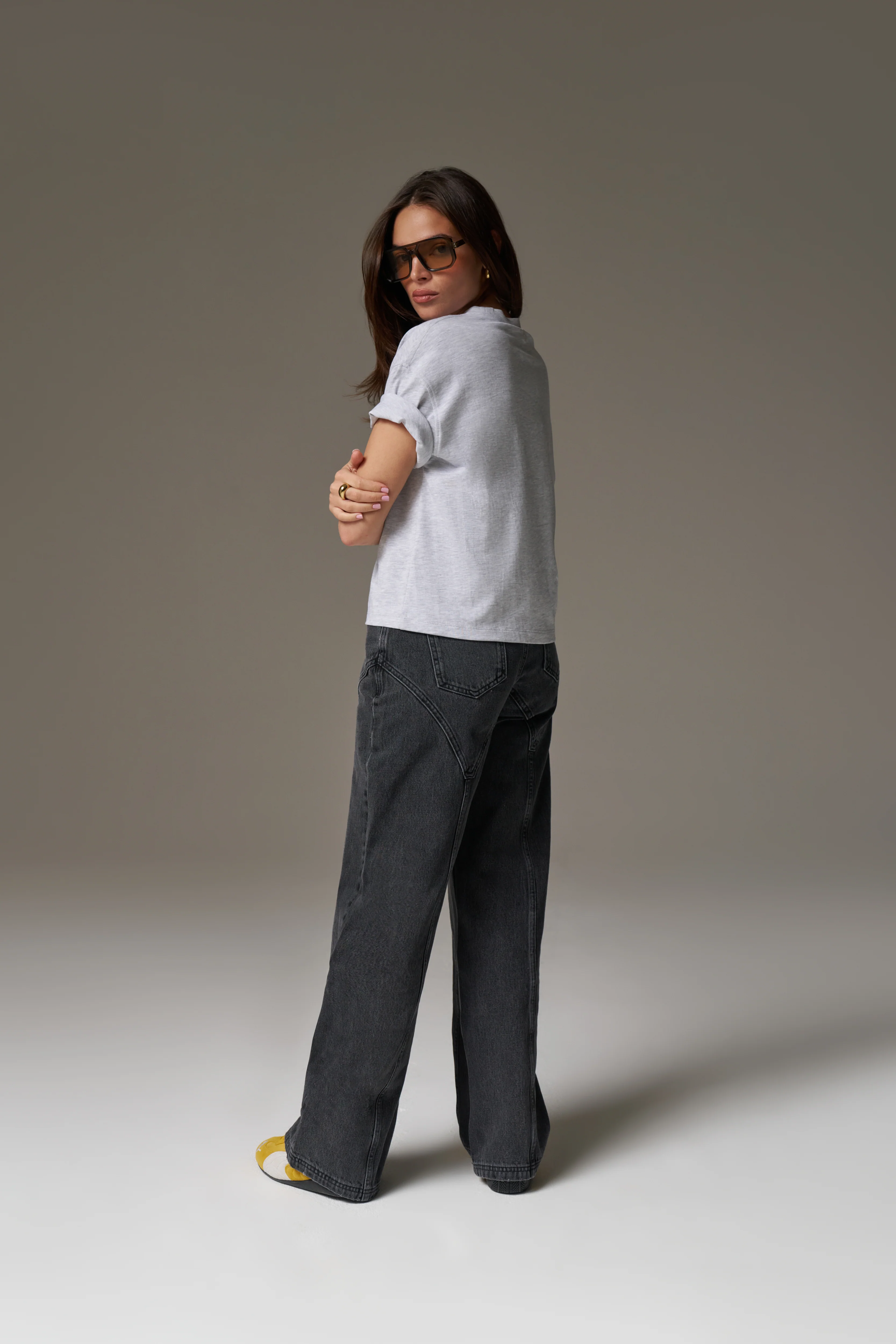 EMBROIDERED CREST T-SHIRT - GREY MARL - Image 7