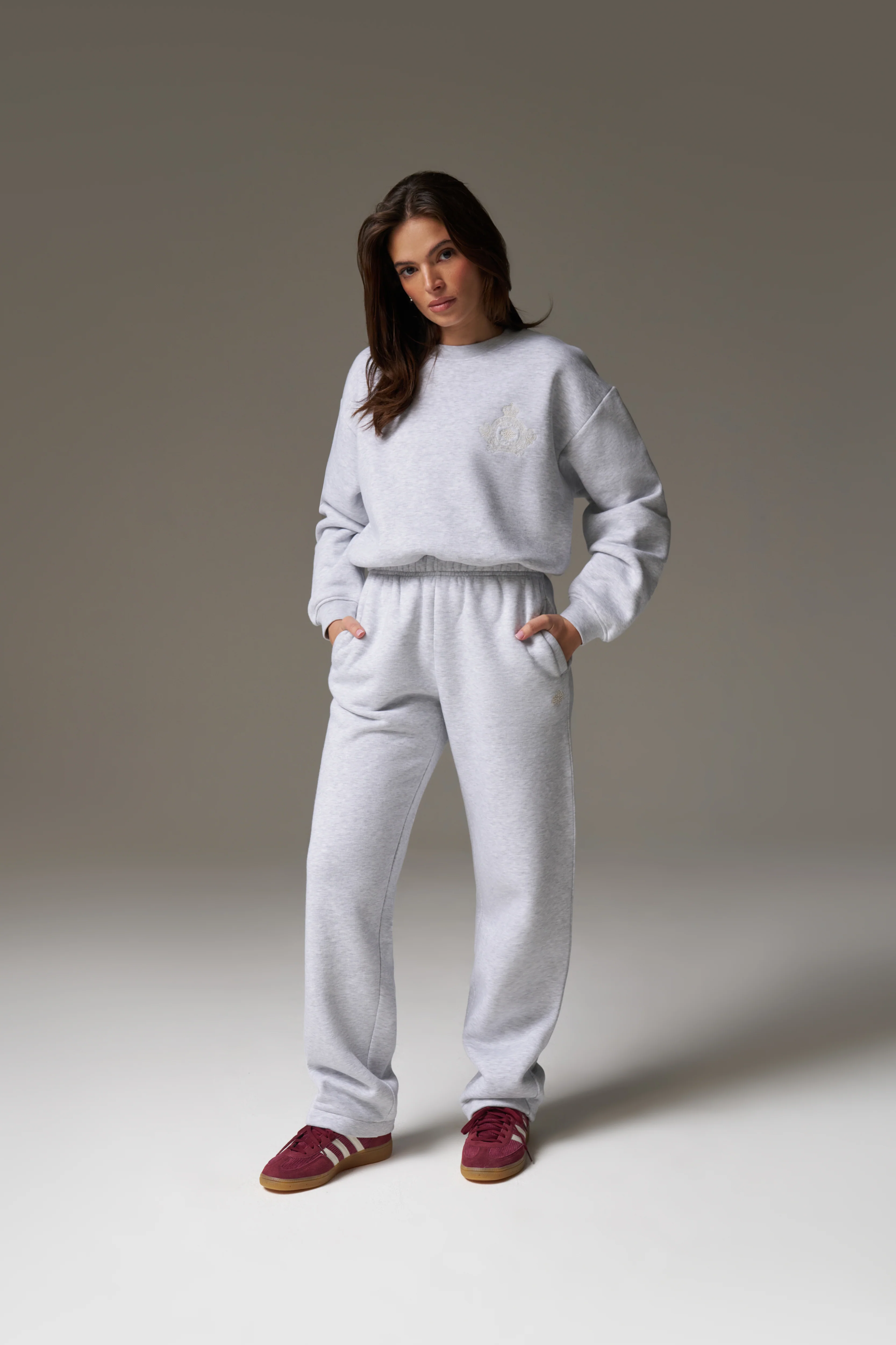 EMBROIDERED CREST SWEATSHIRT - GREY MARL - Image 9
