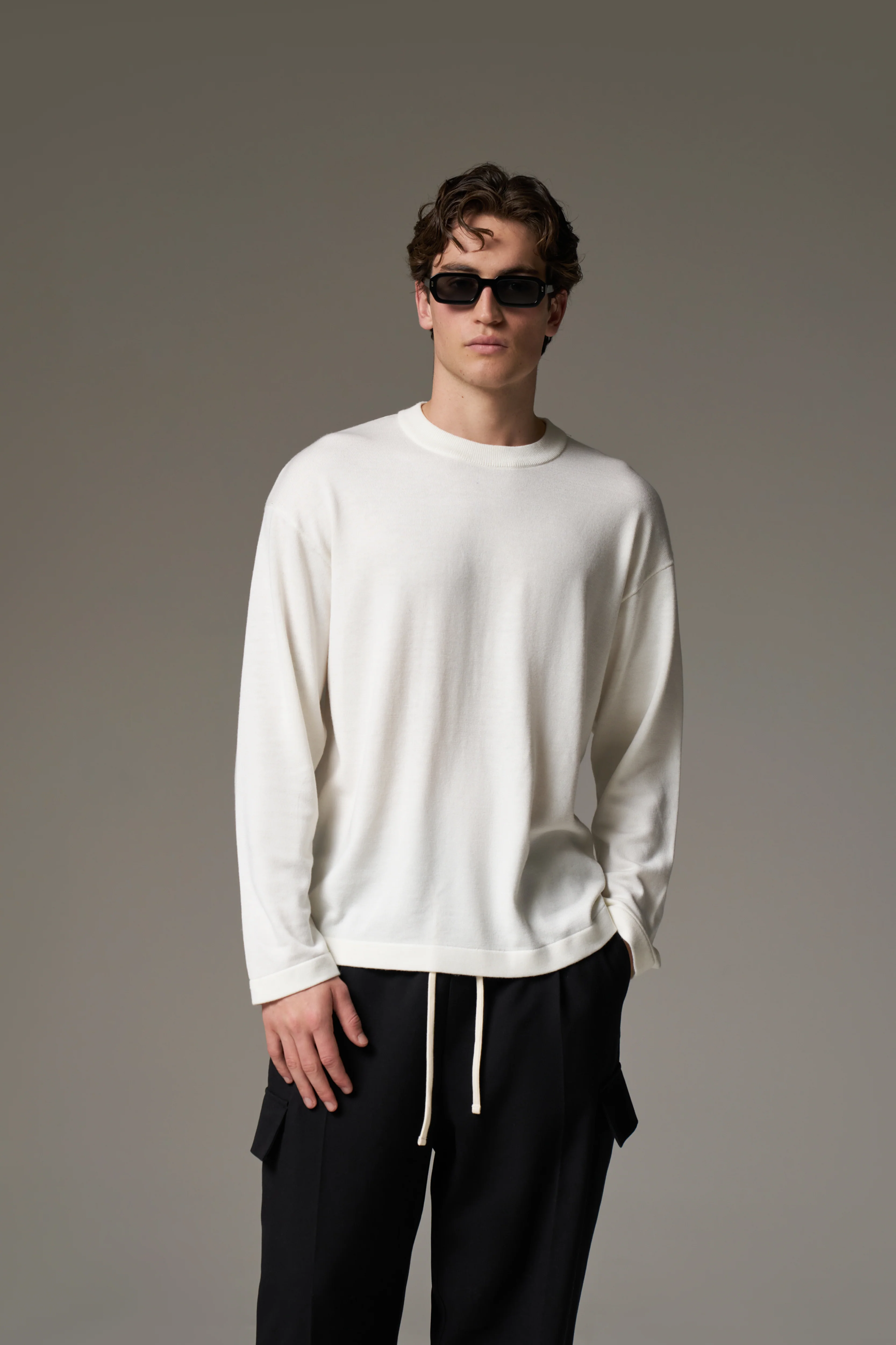FINE GAUGE KNIT LONG SLEEVE T-SHIRT - OFF WHITE - Image 4