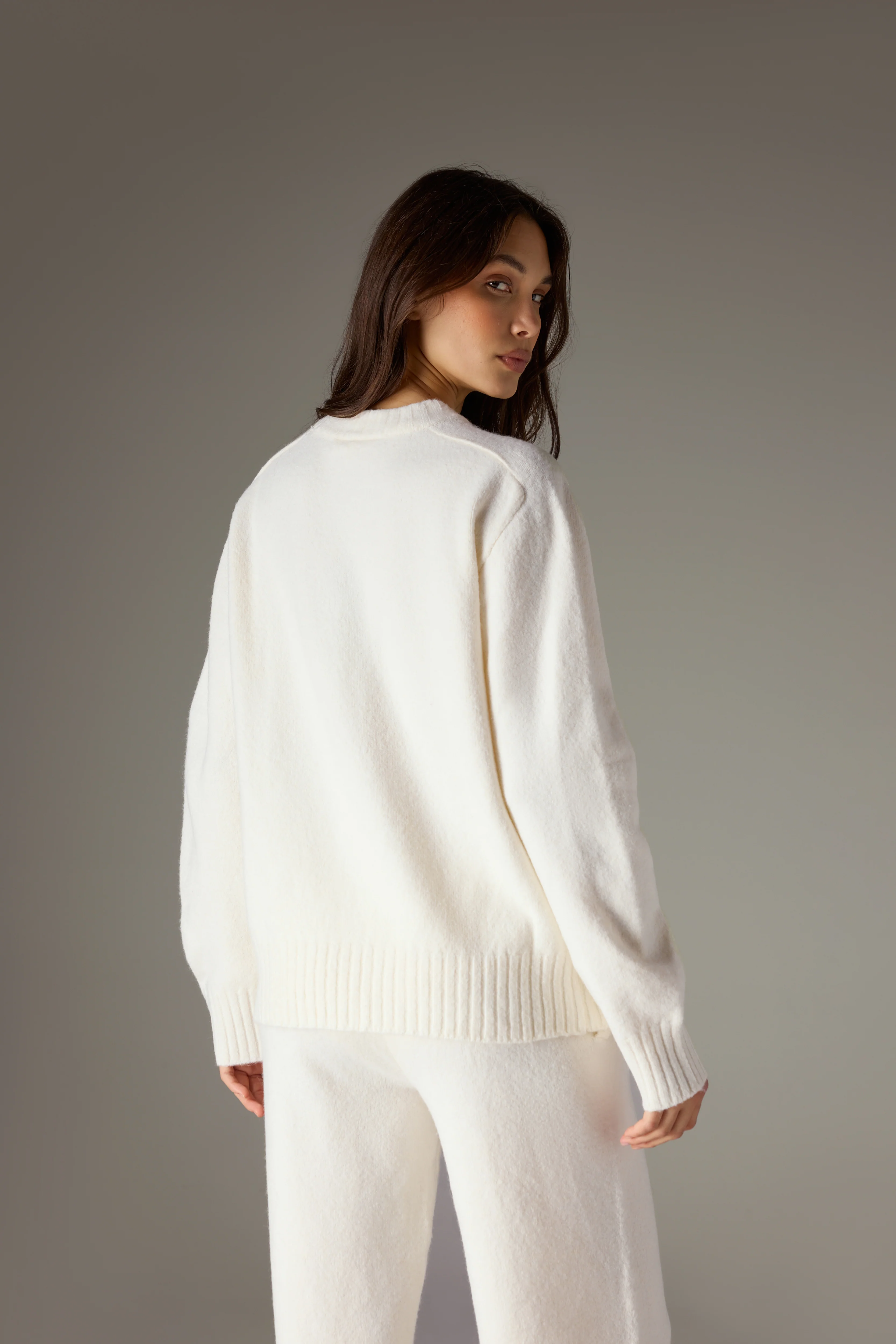 FLUFFY KNIT EMBLEM EMBROIDERED CREW - OFF WHITE - Image 5