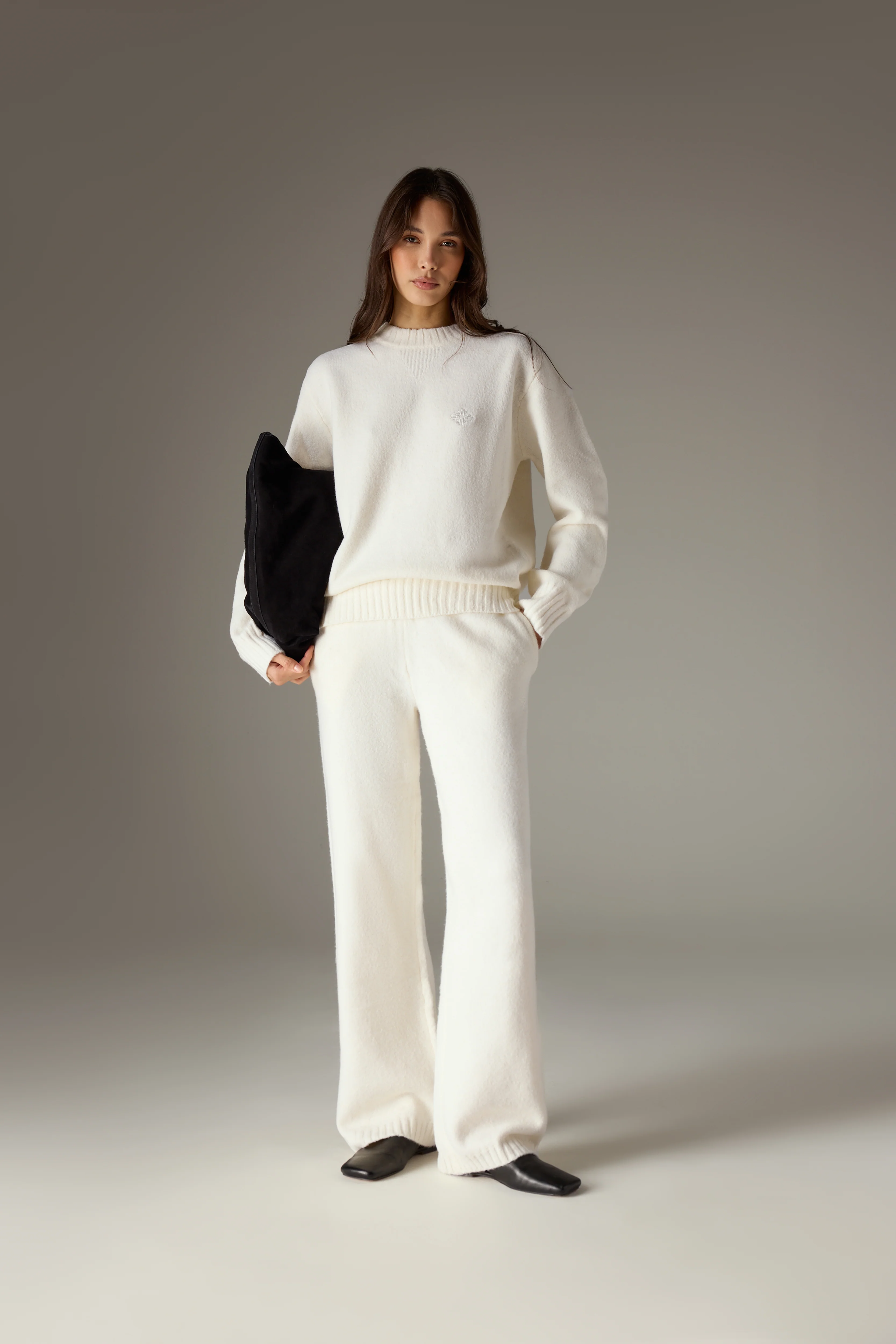 FLUFFY KNIT EMBLEM EMBROIDERED JOGGER - OFF-WHITE - Image 3