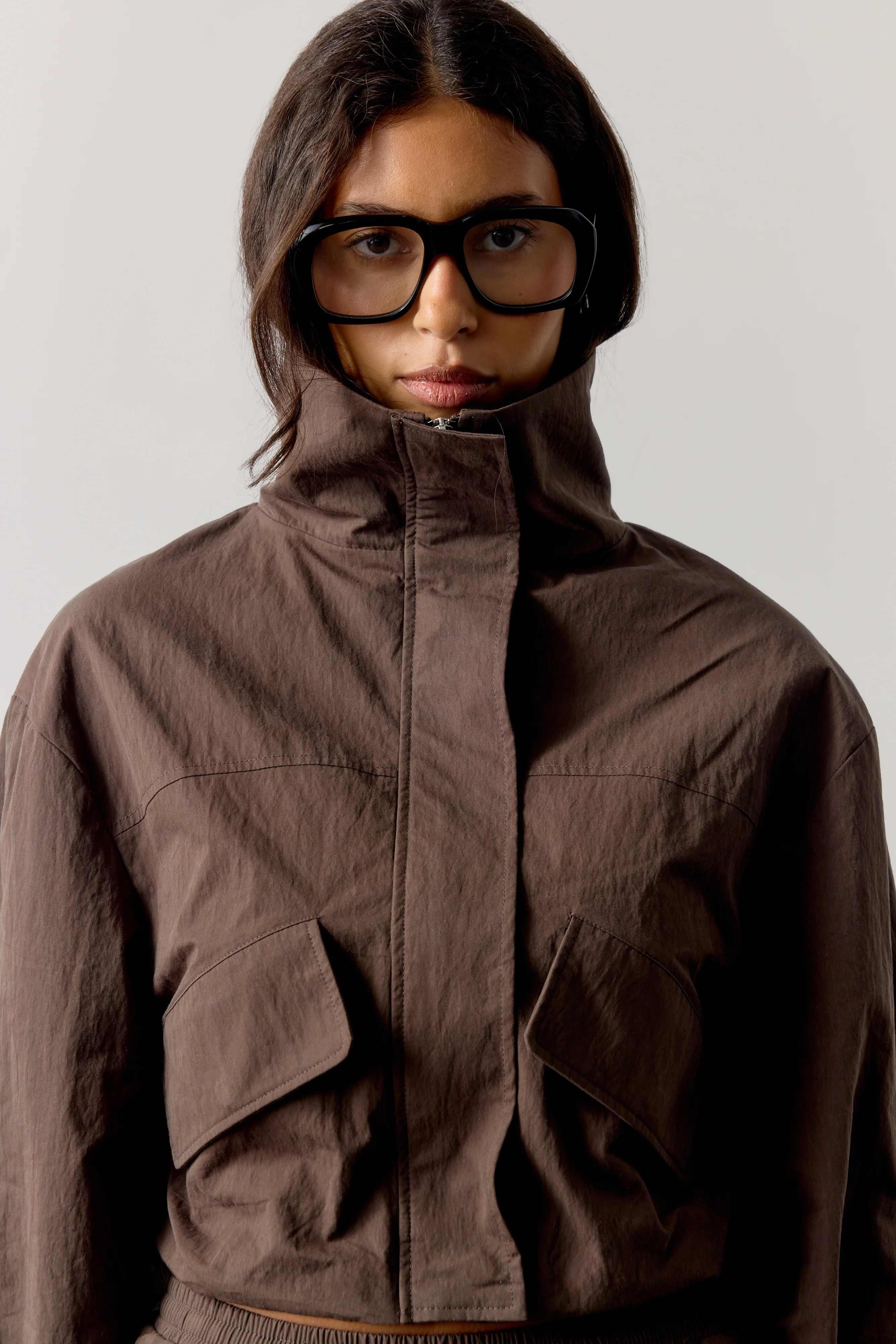 FUNNEL NECK SHELL JACKET - BROWN - Image 4