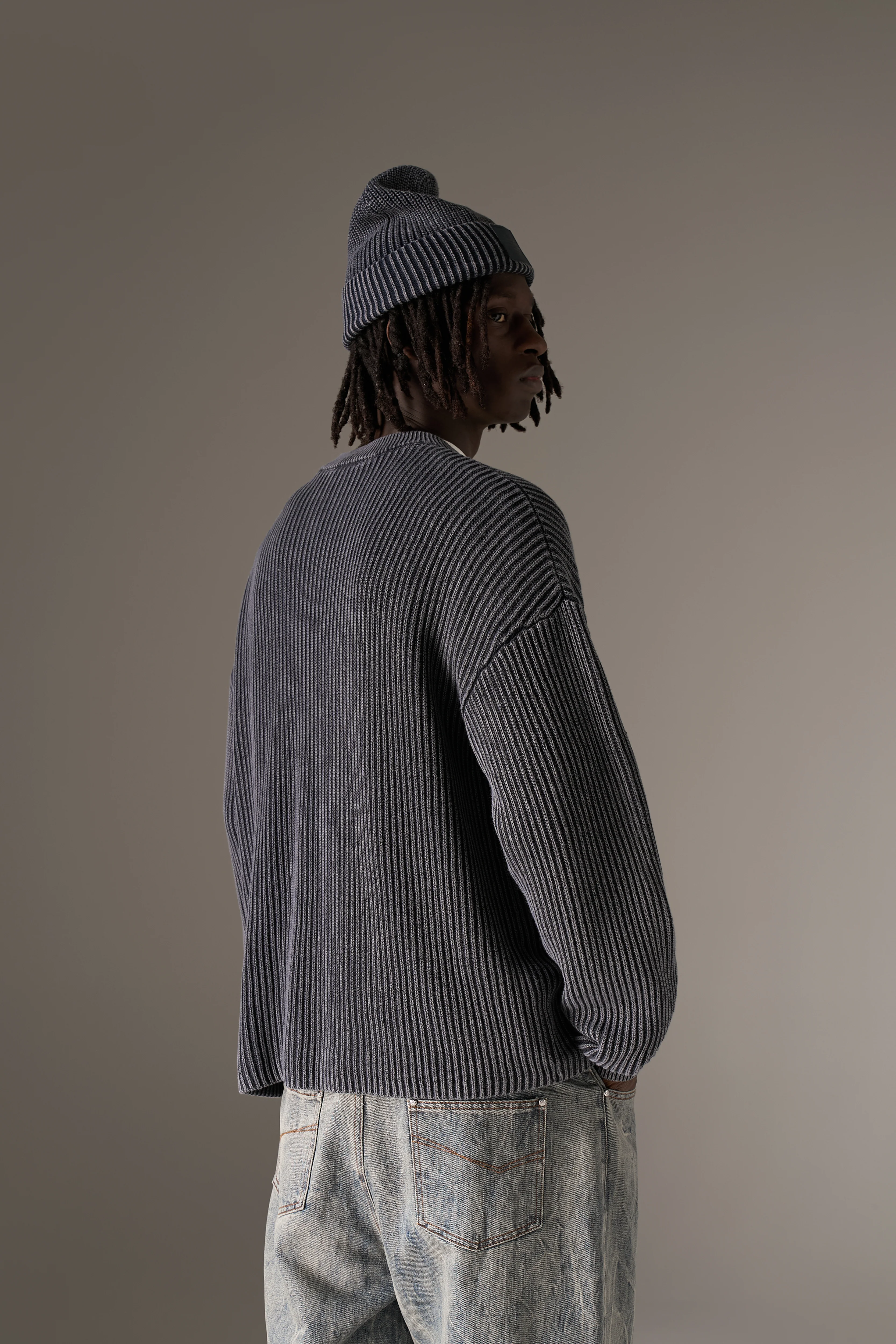 HEAVY WASHED RIBBED KNIT CREW - PETROL - Image 6