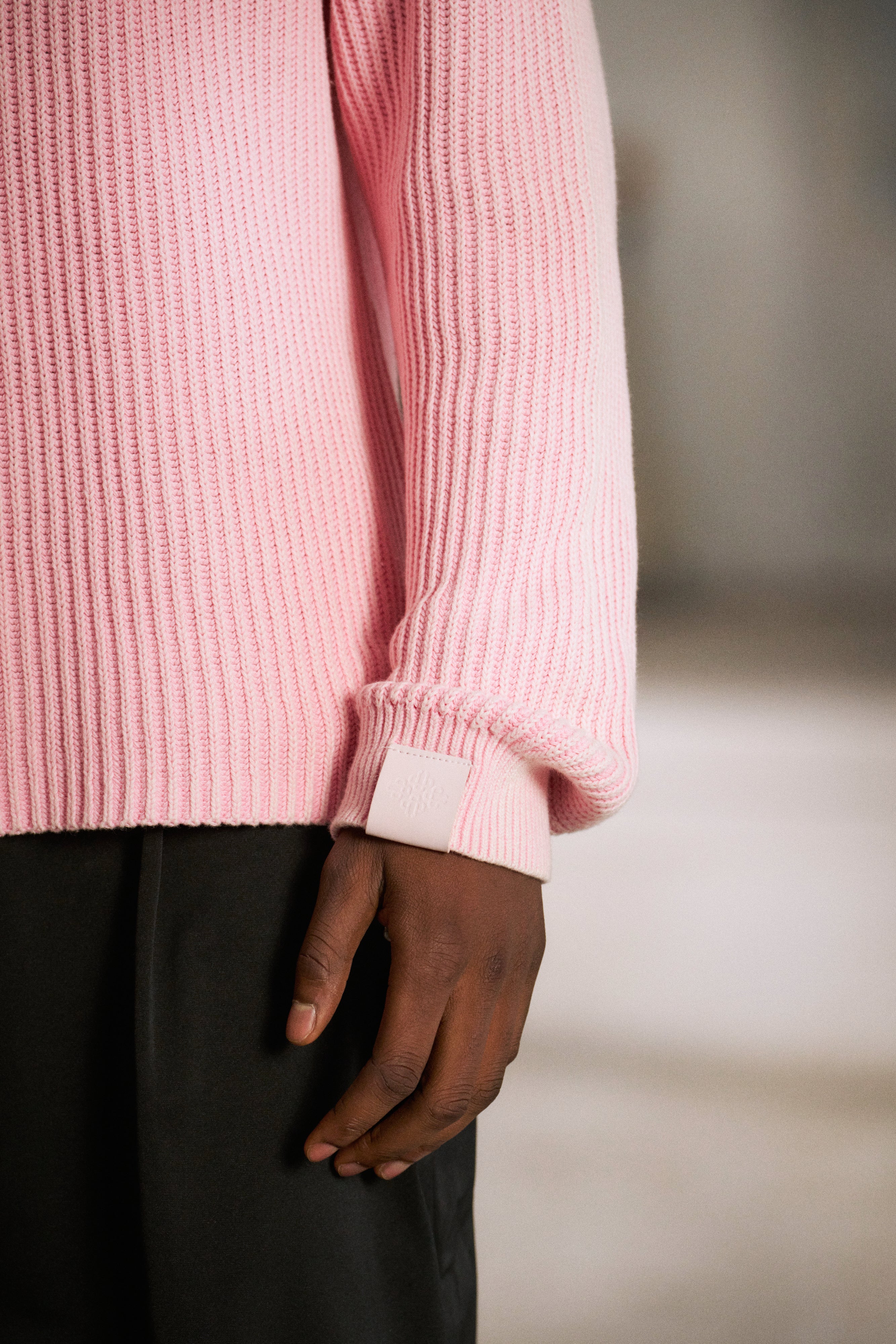 HEAVY WASHED RIBBED KNIT CREW - PINK - Image 4