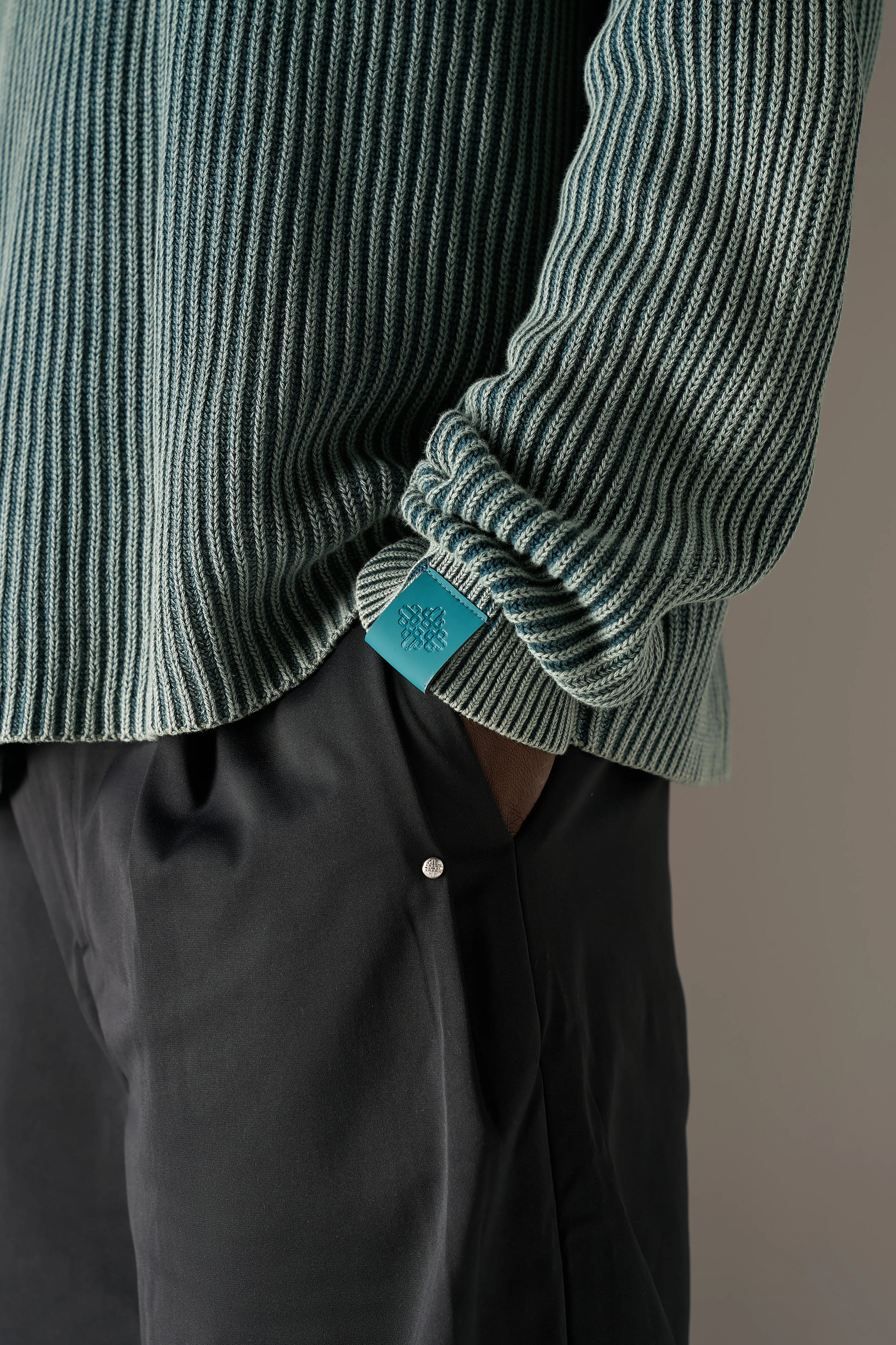 HEAVY WASHED RIBBED KNIT CREW - TEAL - Image 5