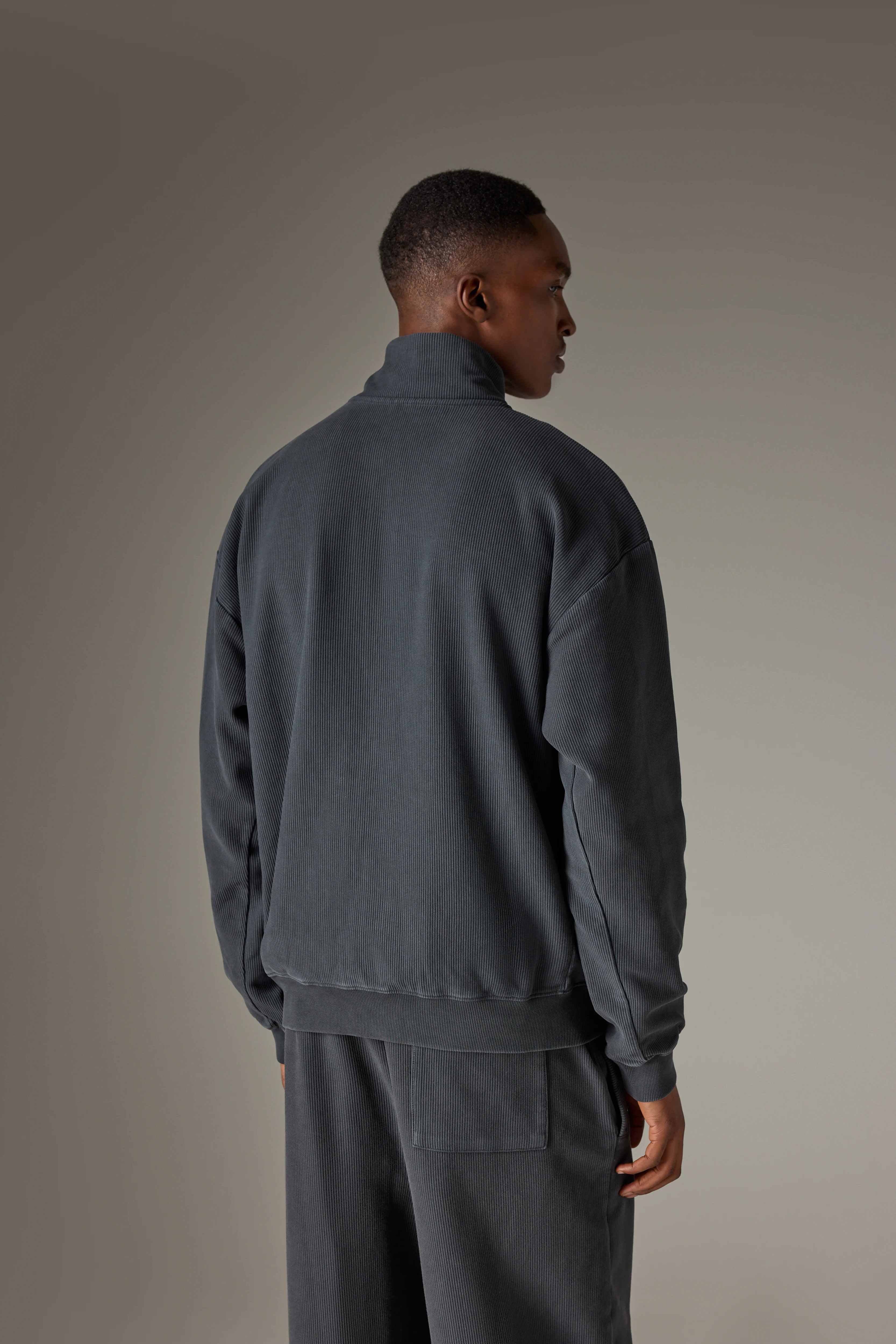 HEAVYWEIGHT WASHED RIBBED ZIP THROUGH FUNNEL NECK - WASHED BLACK - Image 6