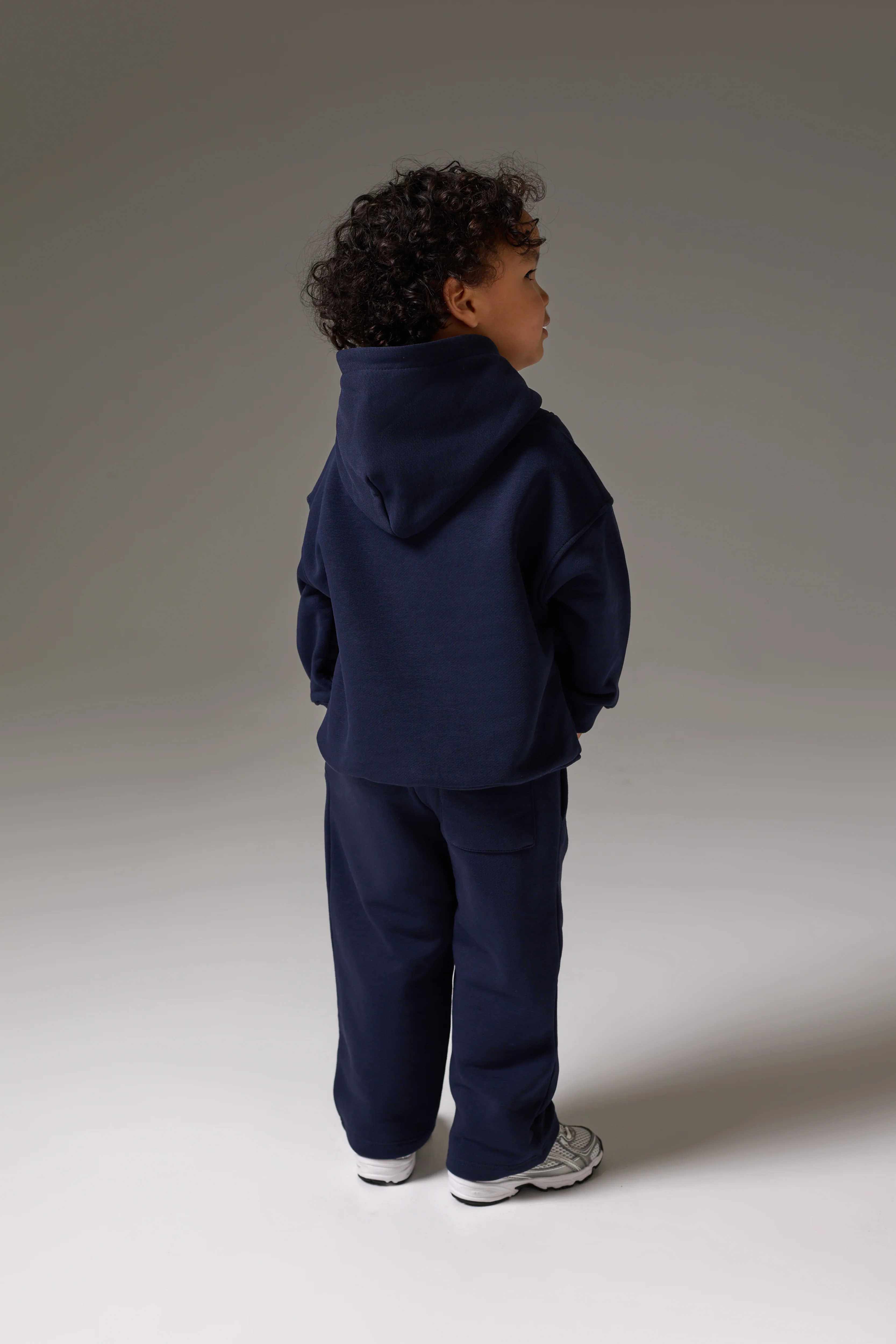 KIDS MONOGRAM EMBLEM APPLIQUE JOGGERS - NAVY - Image 4