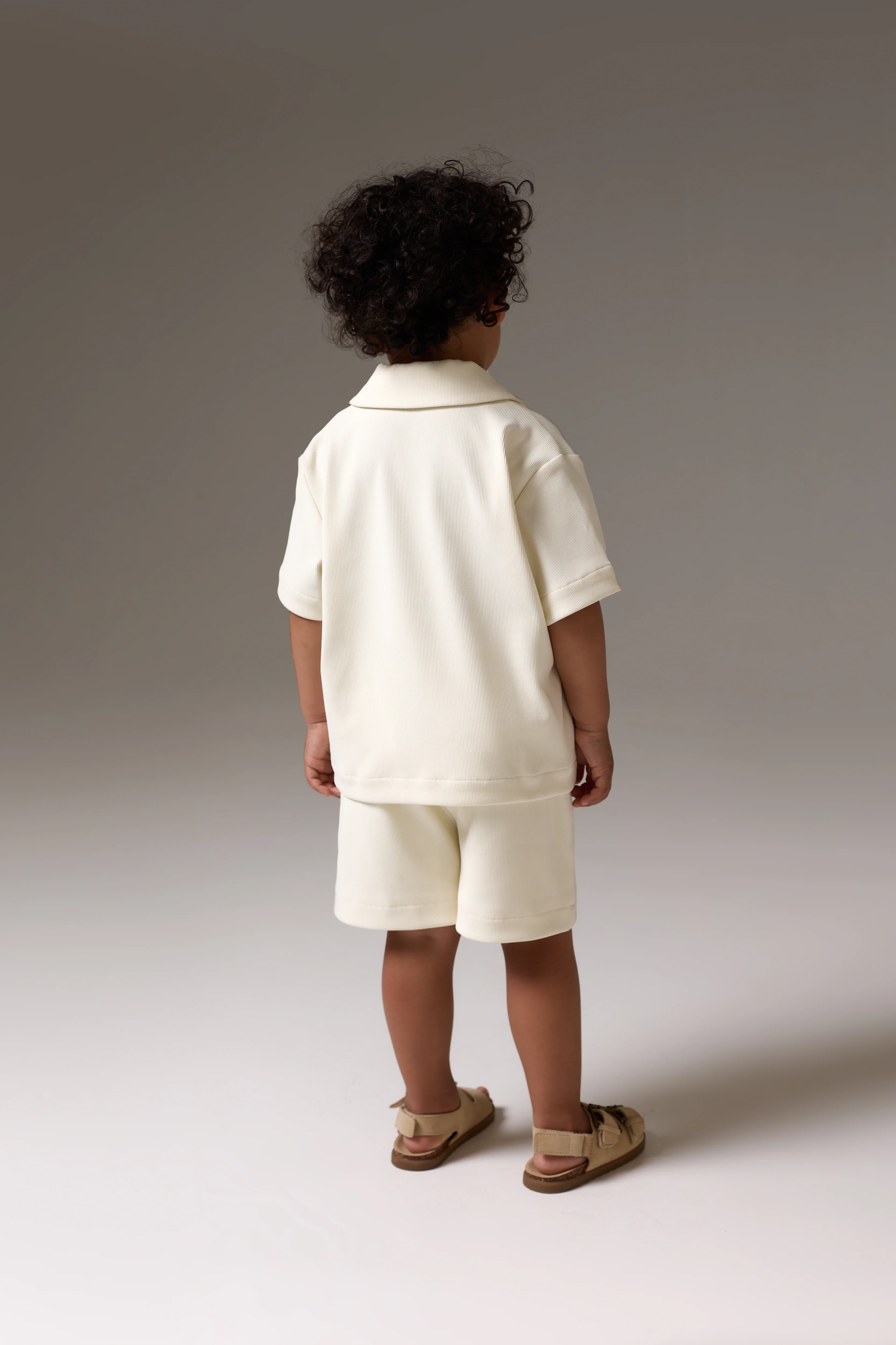 KIDS RIBBED SHORTS - STONE - Image 7
