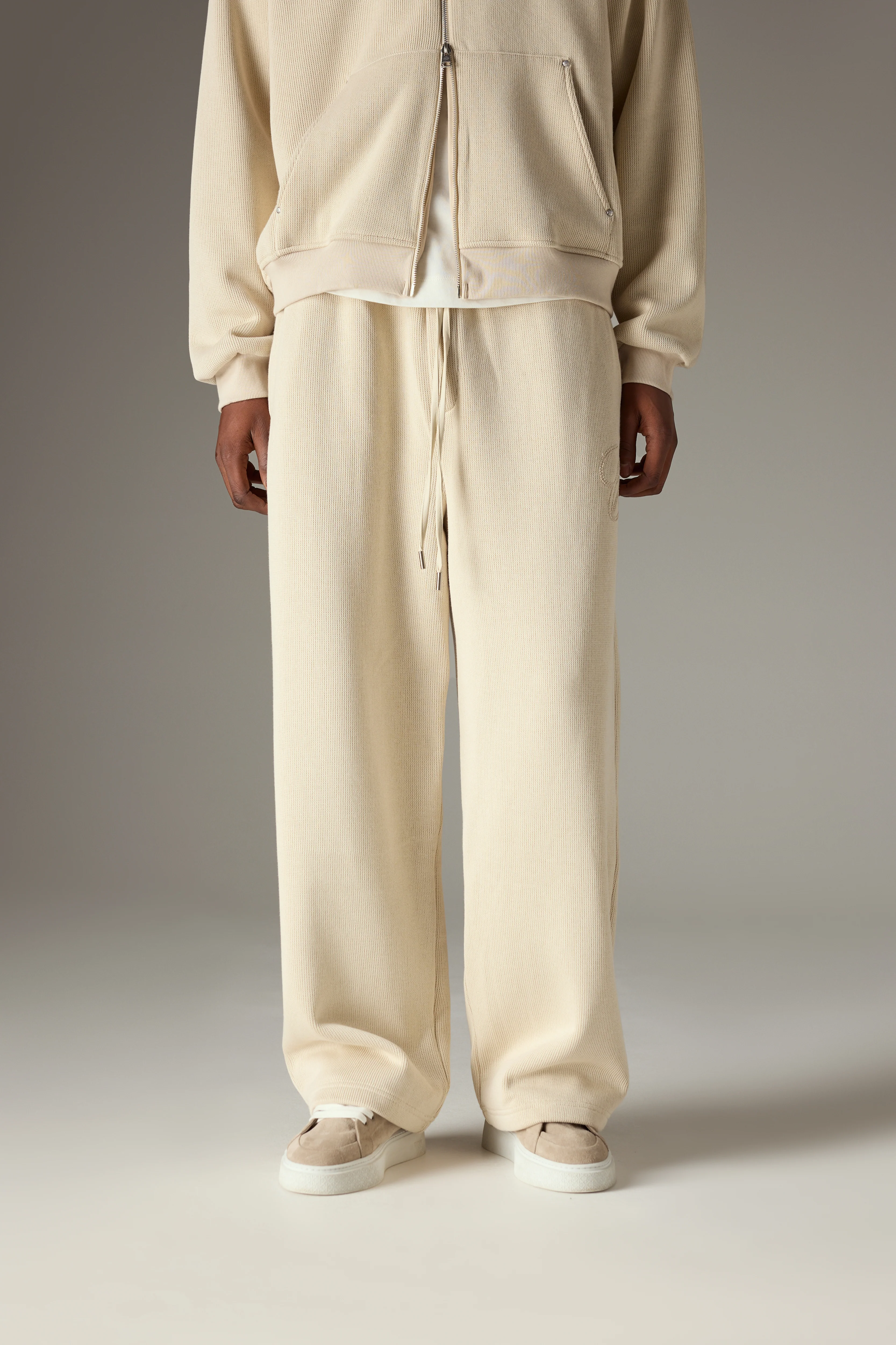 KNIT CONTRAST DRAWCORDS RELAXED JOGGERS - BEIGE - Image 4