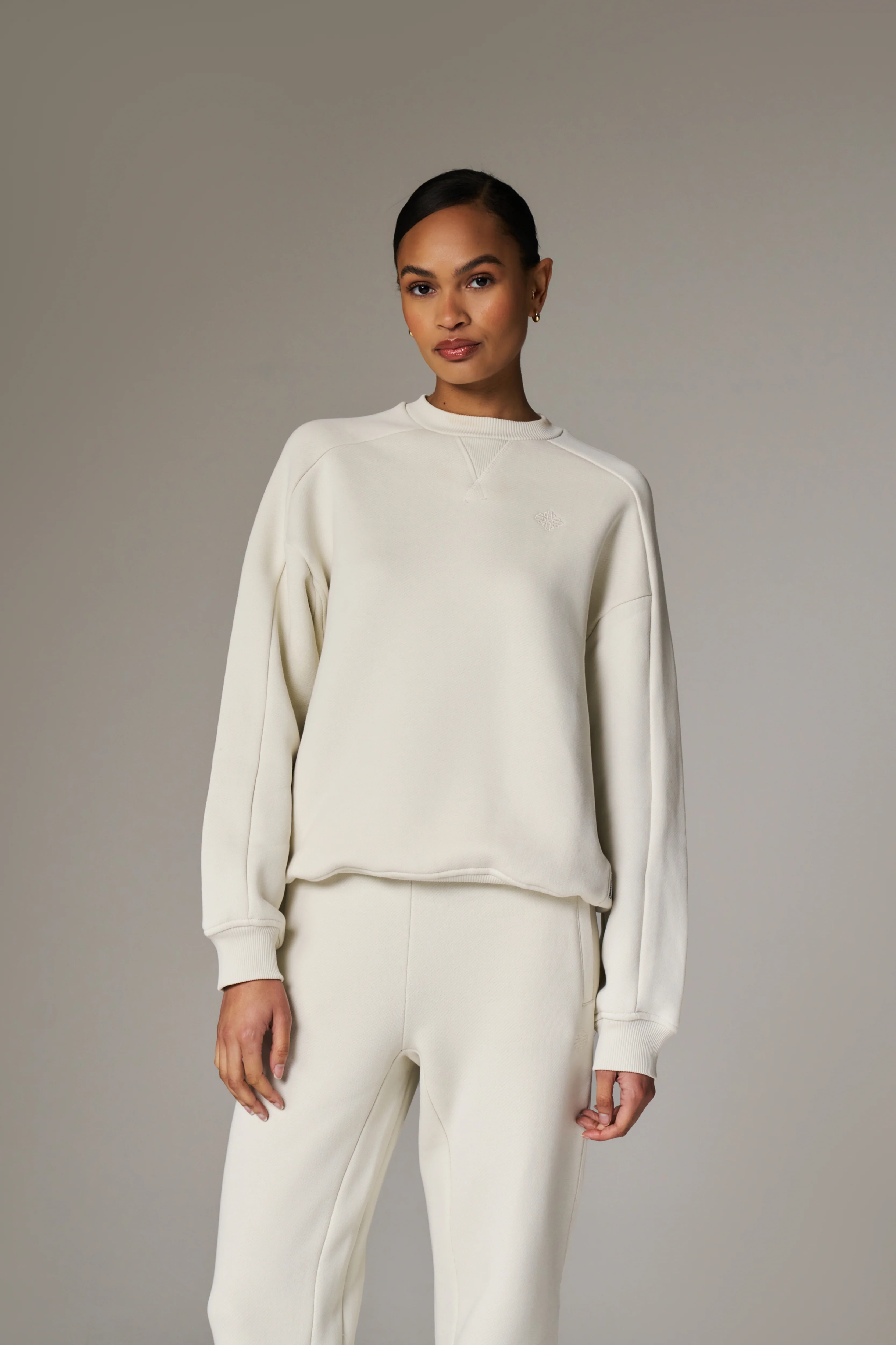 LAUNDERED CLASSICS SEAM DETAIL SWEATSHIRT - ECRU - Image 2