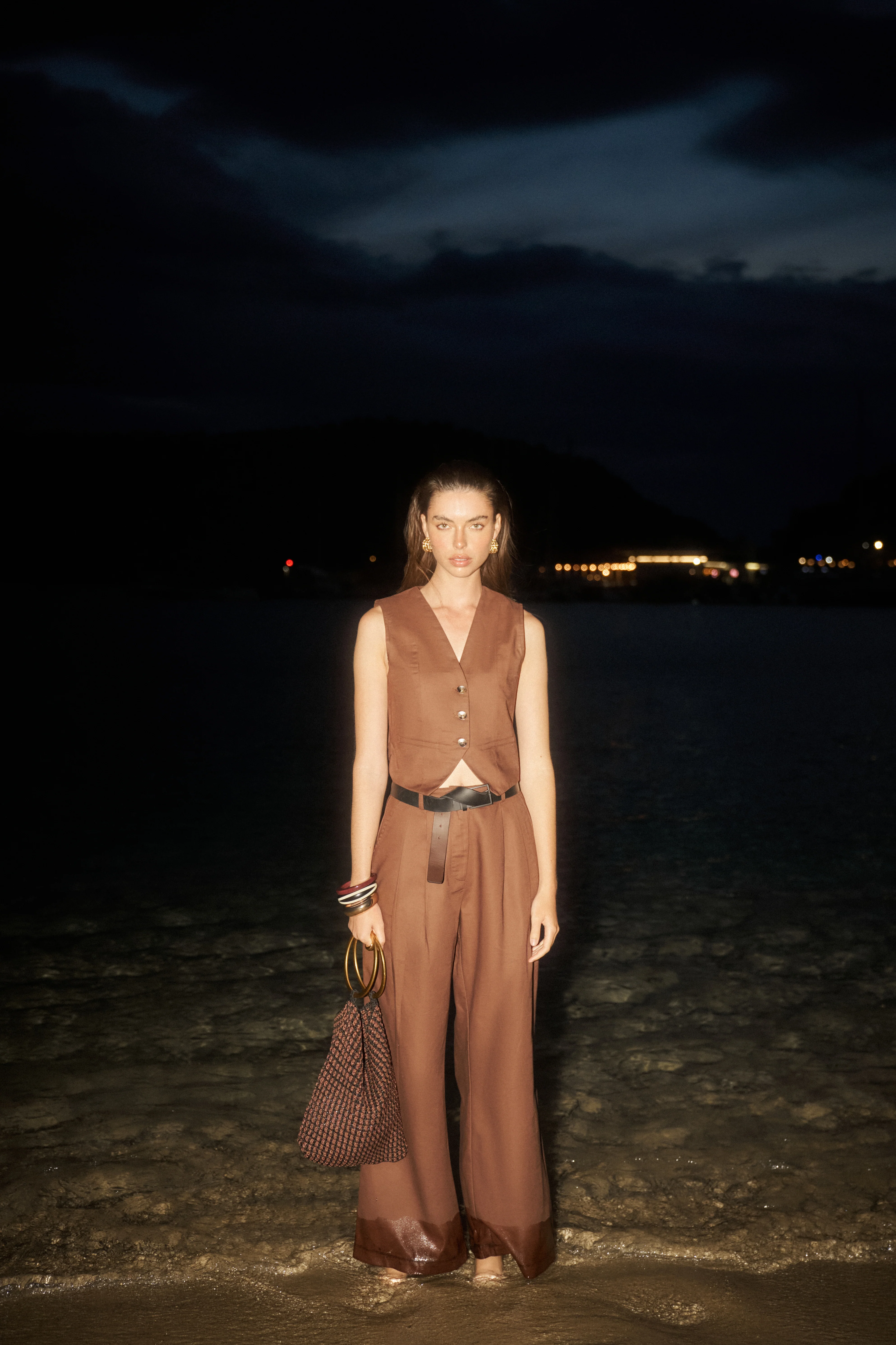 LINEN BLEND WIDE LEG PLEATED TROUSERS - CHOCOLATE - Image 6