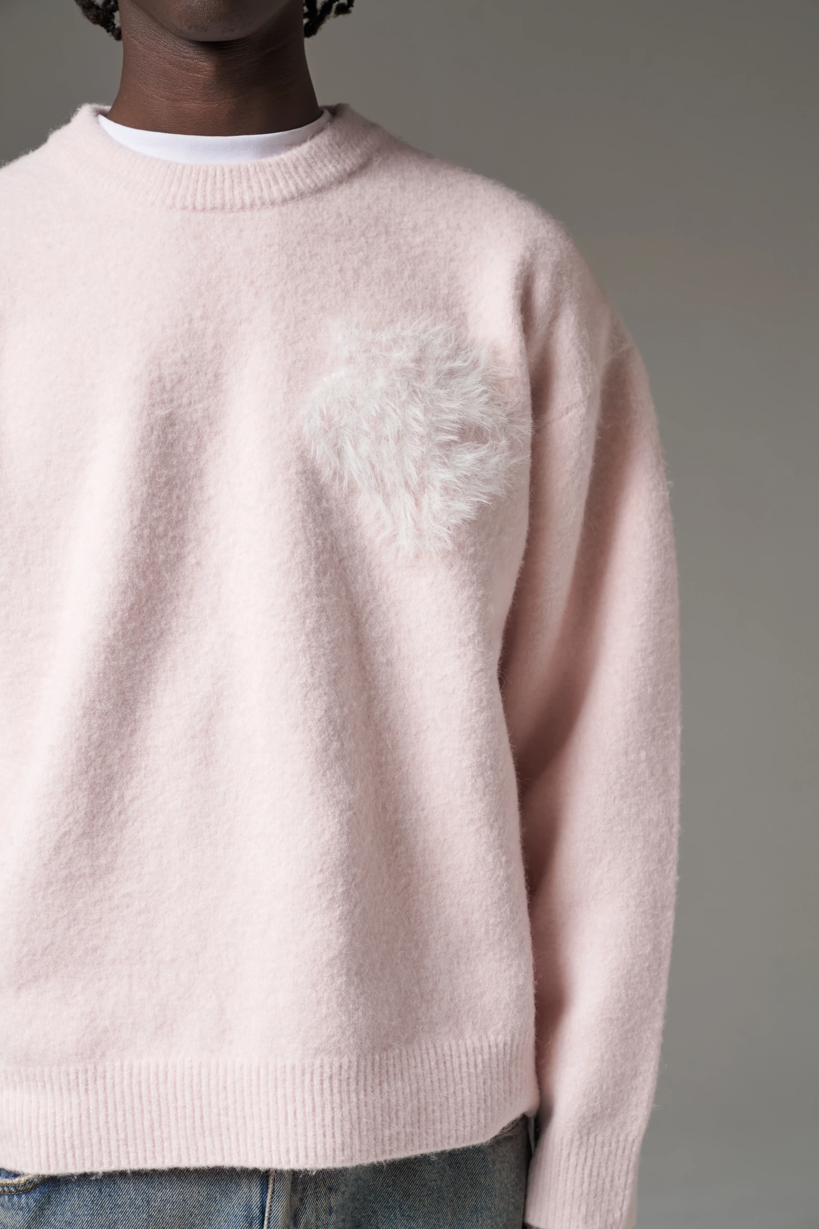 MONOGRAM FLUFFY KNIT CREW - PINK - Image 8