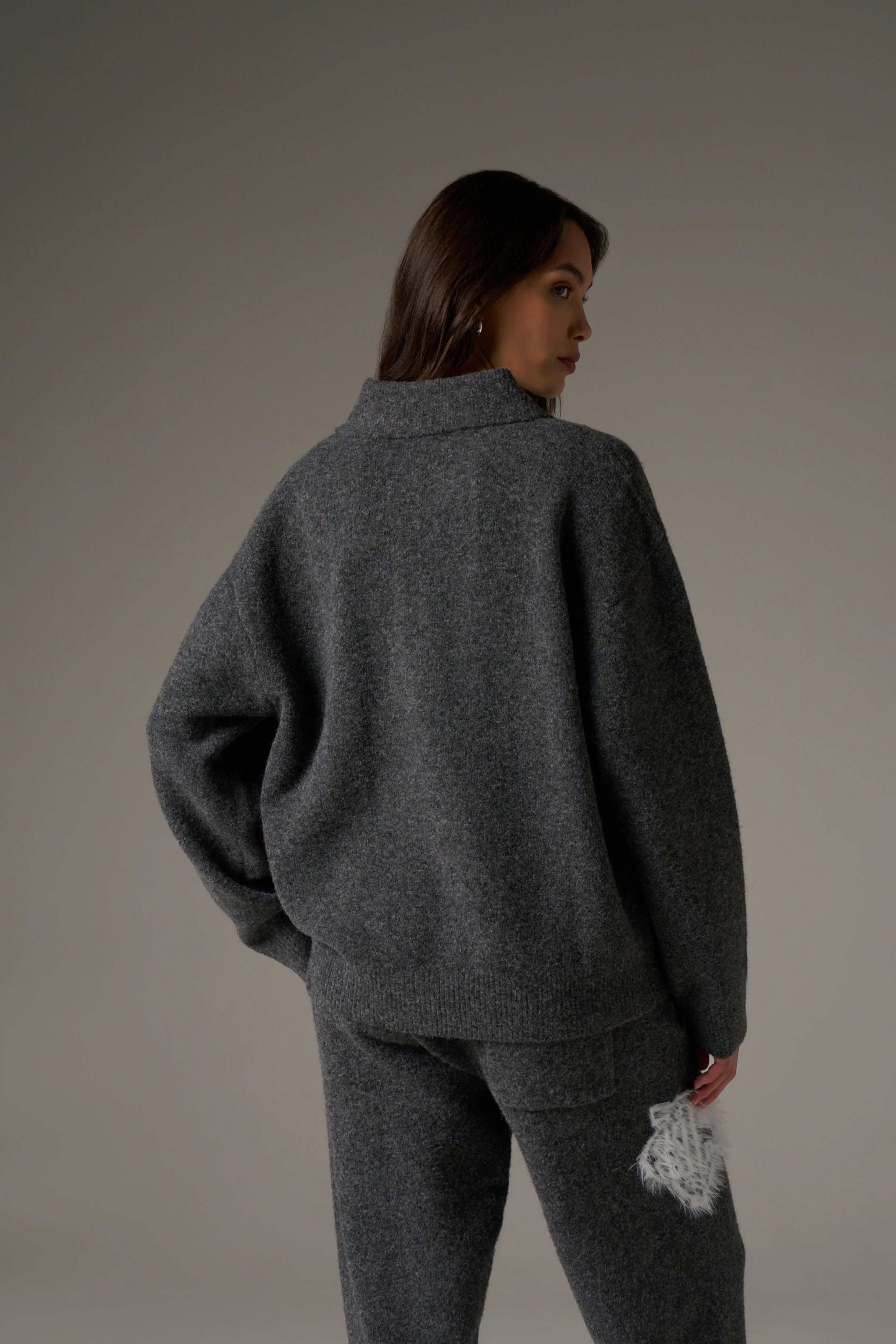 MONOGRAM FLUFFY KNIT POLO - CHARCOAL - Image 7