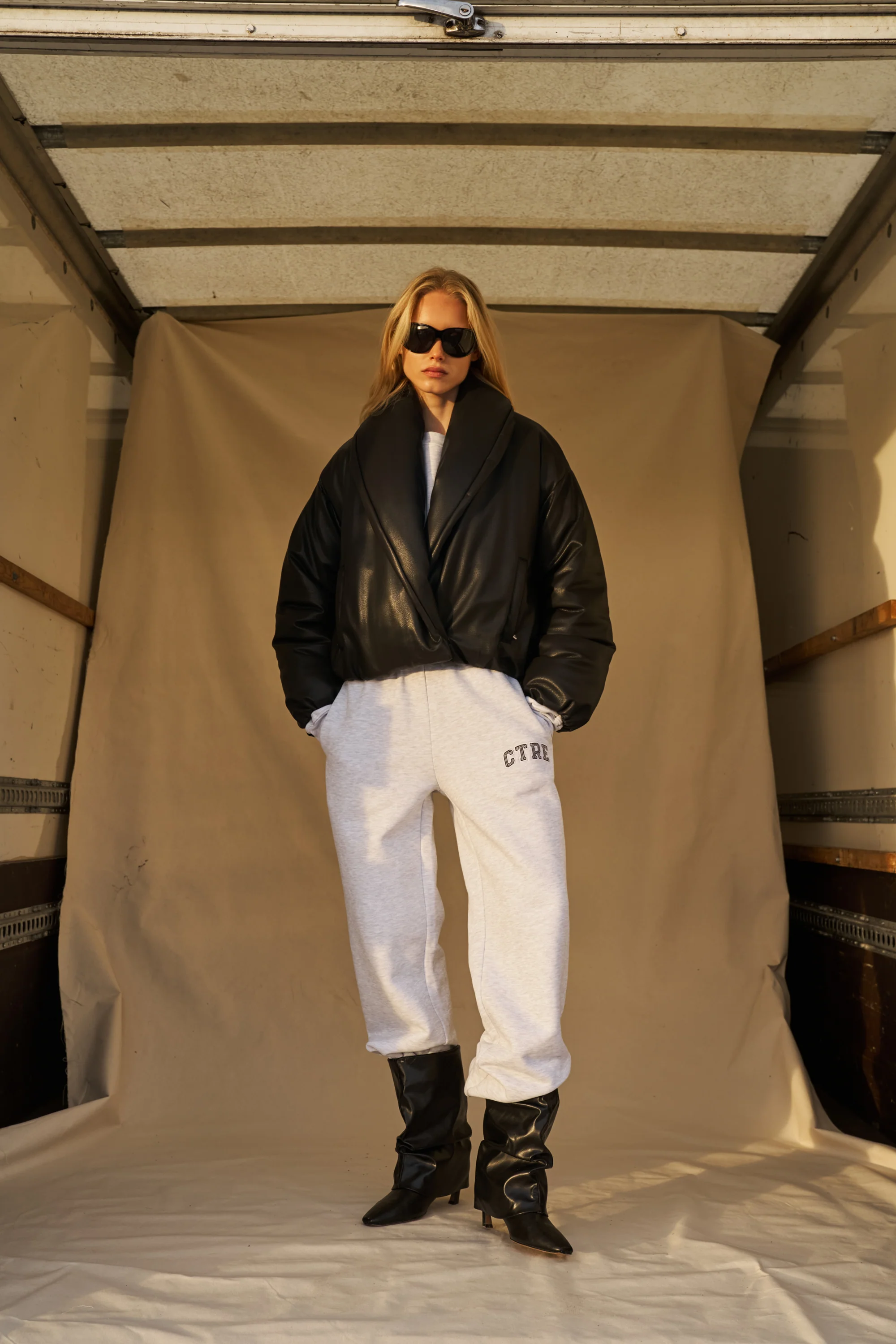OVERSIZED COLLAR FAUX LEATHER PUFFER COAT - BLACK - Image 3