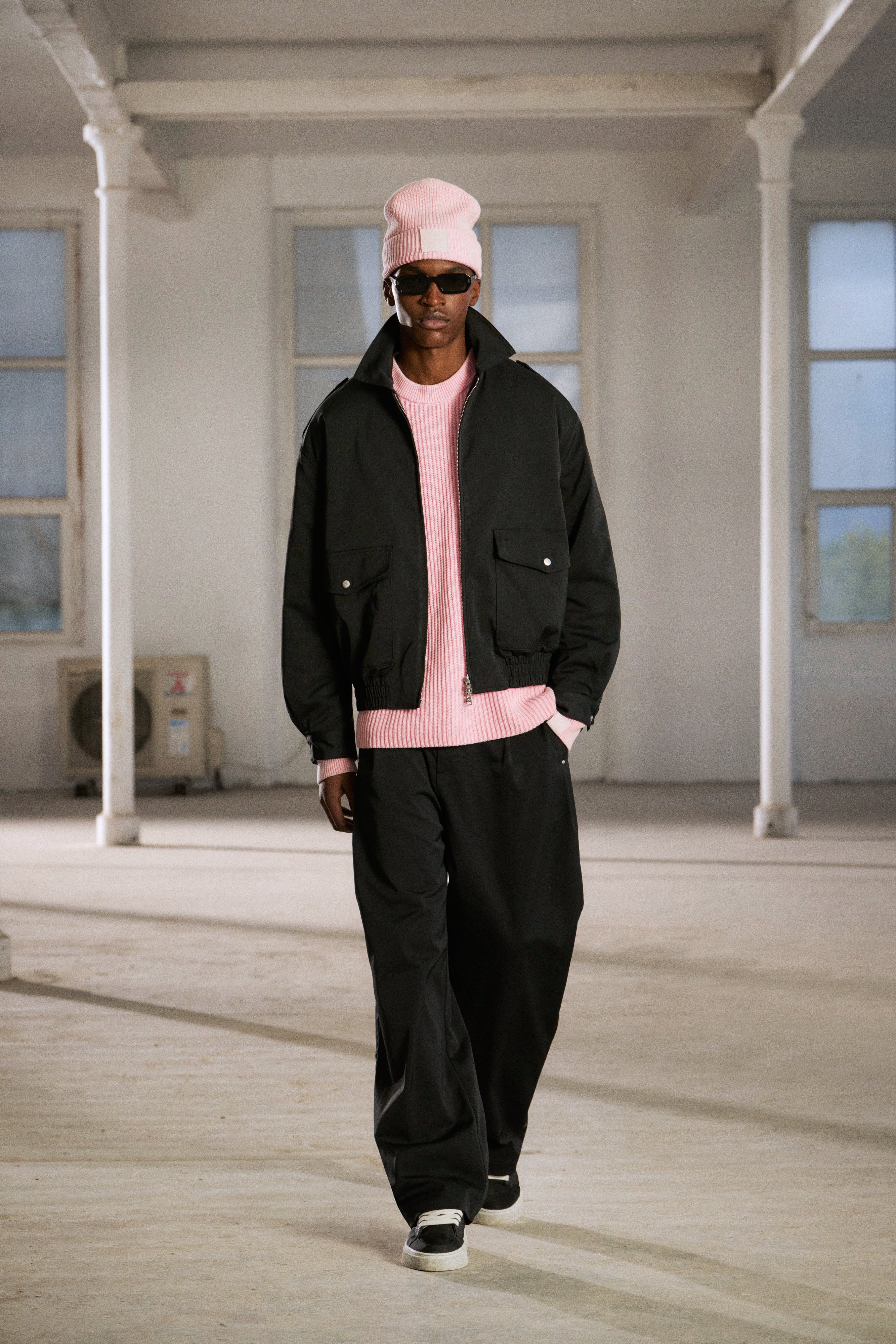 PADDED SMART FLIGHT BOMBER JACKET - BLACK - Image 3