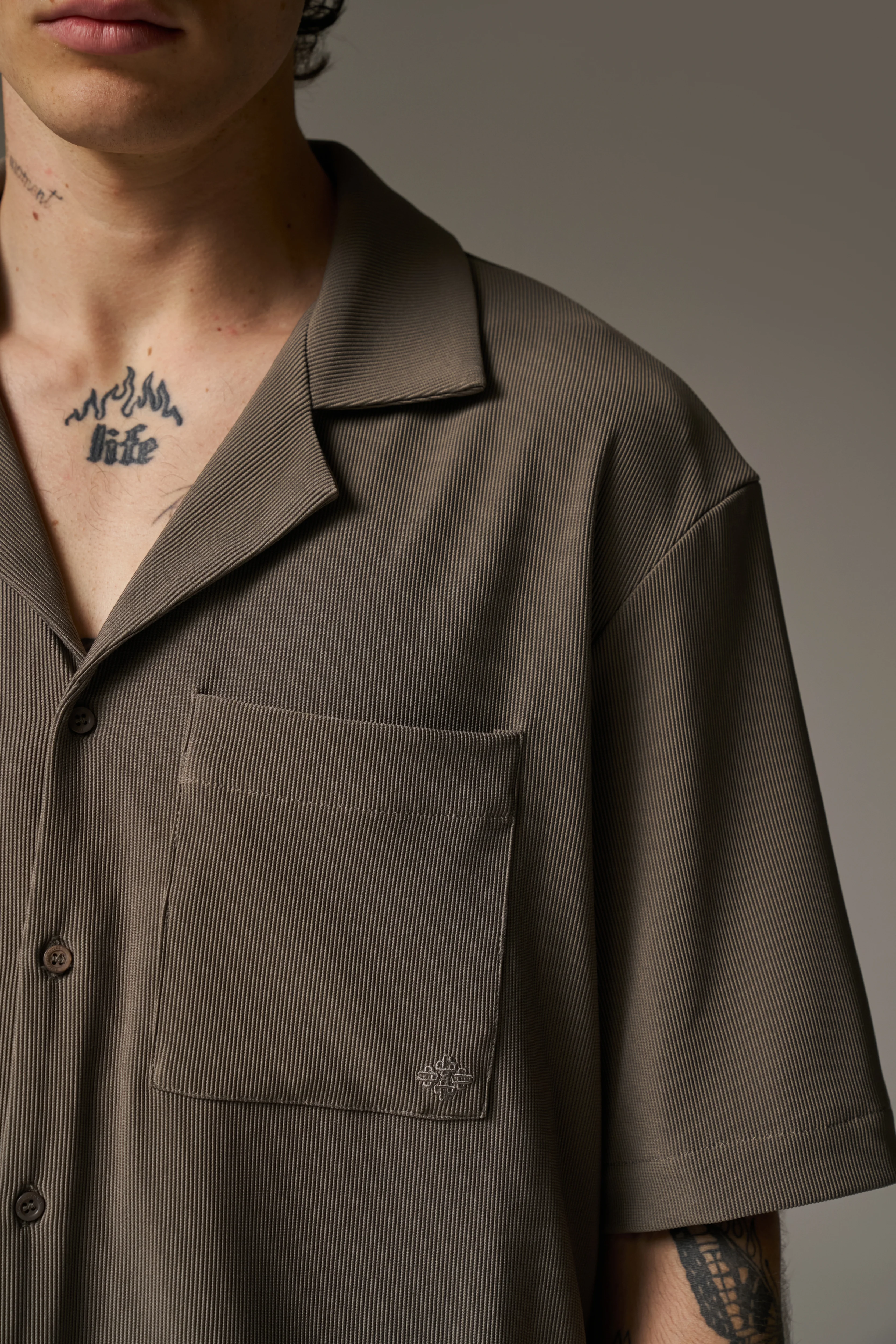 RIB BUTTON THROUGH SHIRT - MINK - Image 4