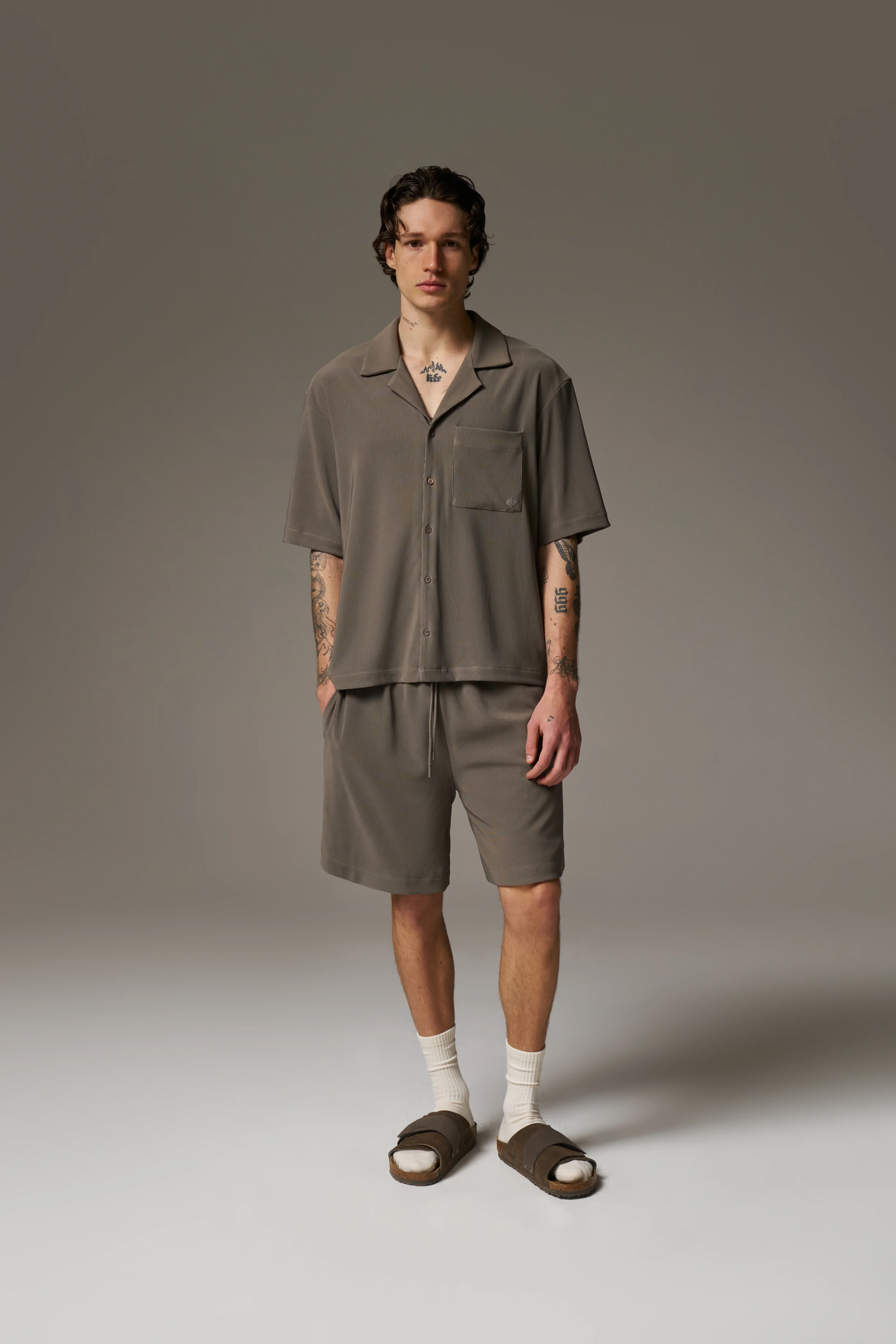 RIBBED SHORTS - MINK - Image 3