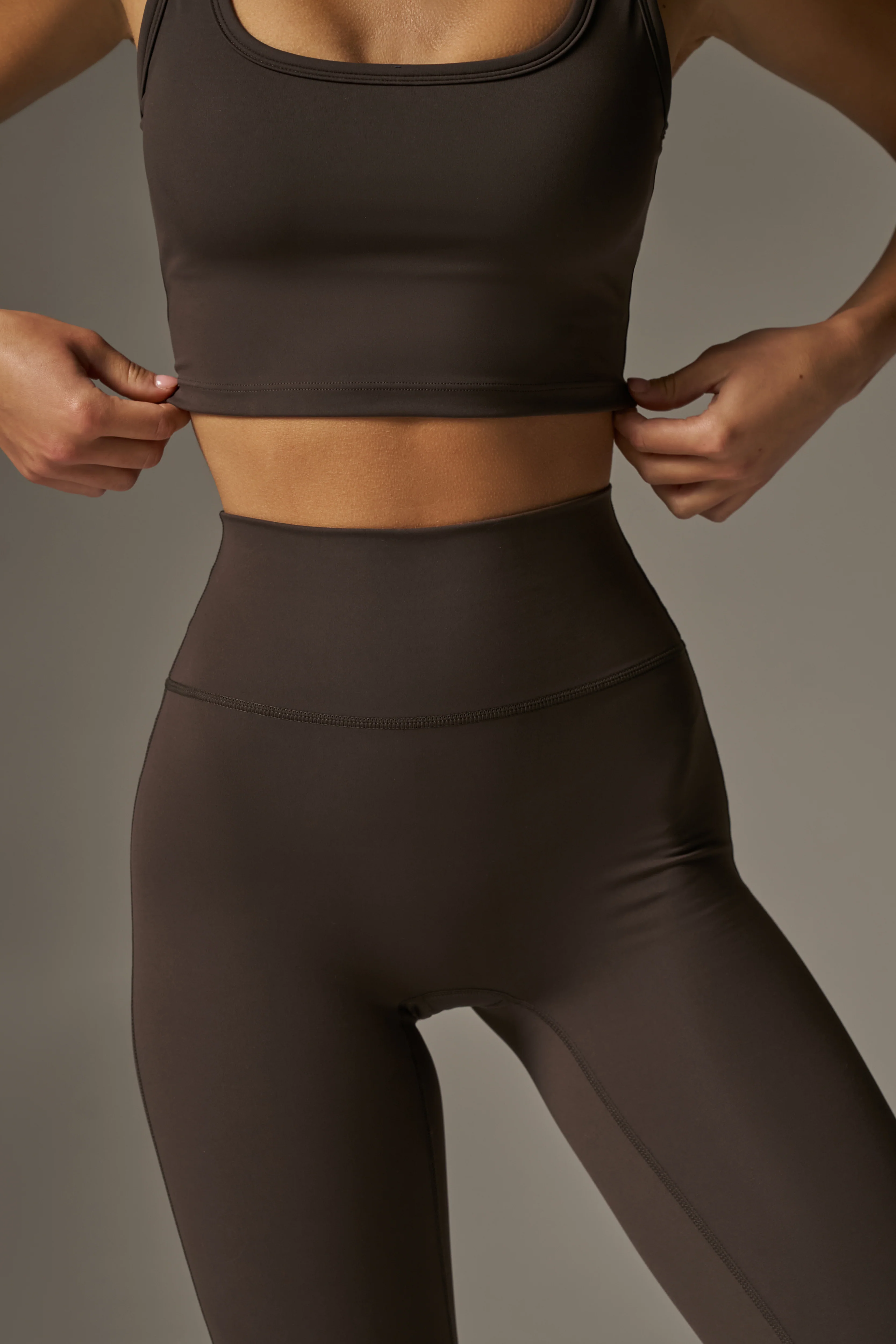 SCULPTING STRETCH EMBLEM LEGGINGS - CHOCOLATE - Image 5