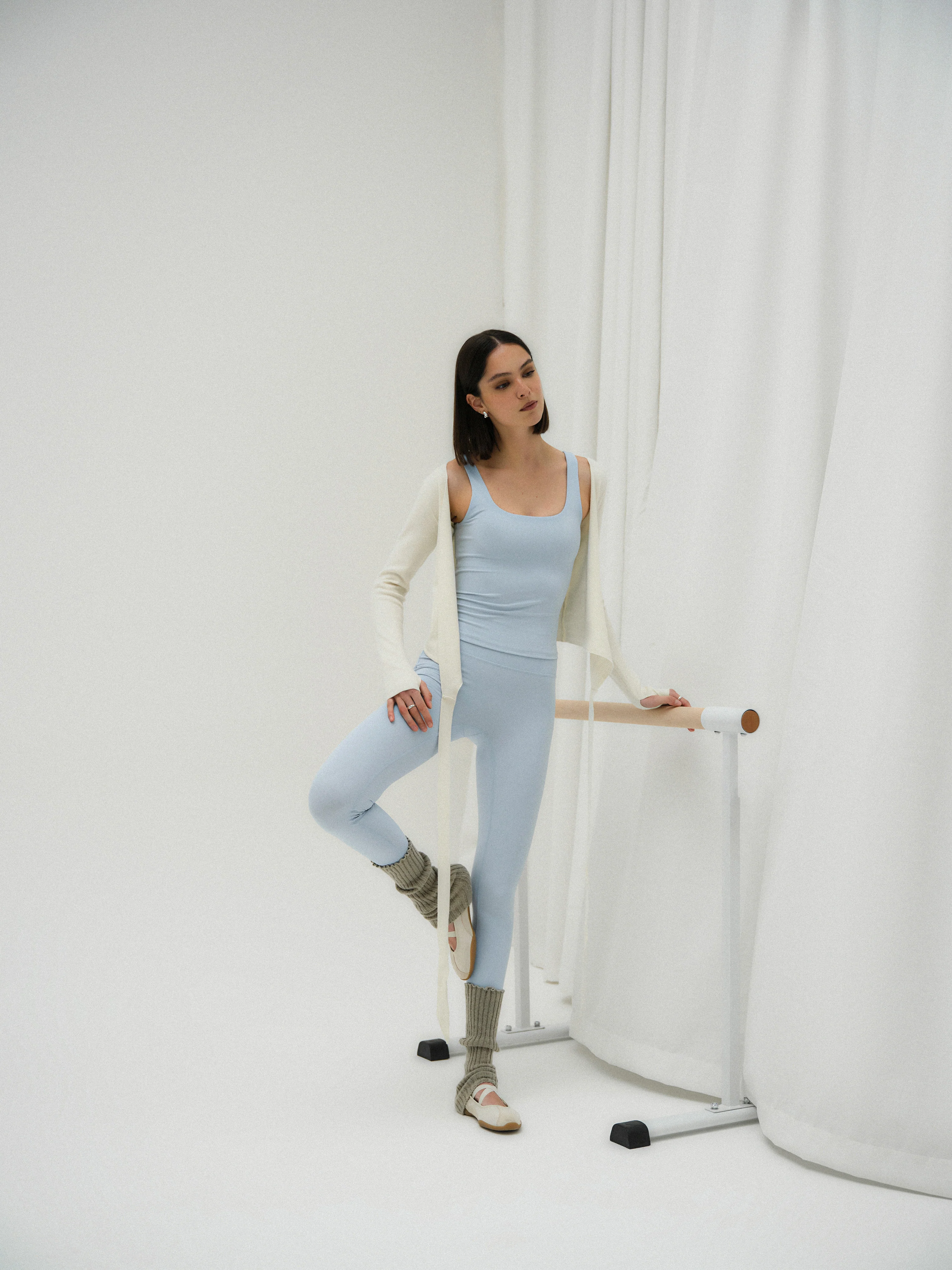 SCULPTING STRETCH SCOOP NECK SPORTS TOP - POWDER BLUE - Image 3