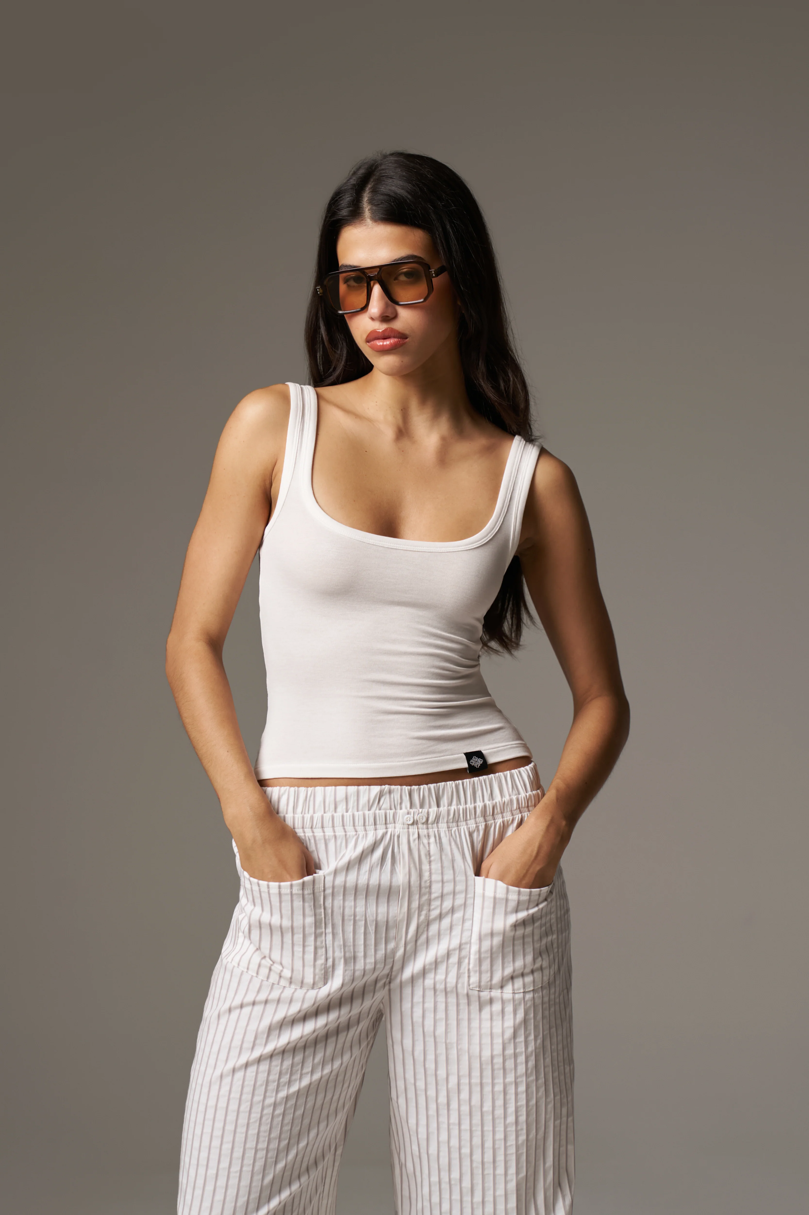 SLUB EMBLEM LABEL VEST TOP - WHITE - Image 4