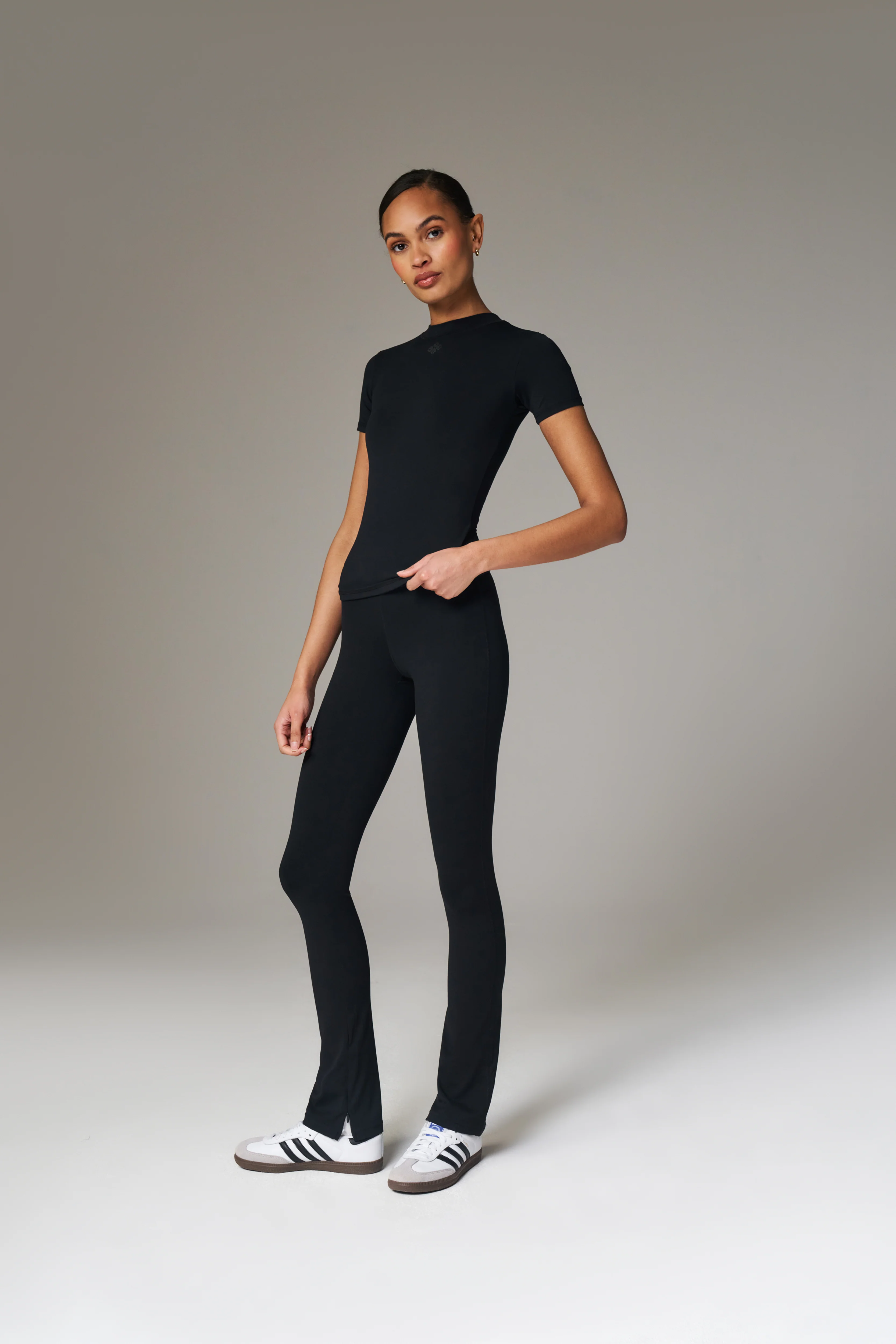 SCULPTING STRETCH EMBLEM BABY TEE - BLACK - Image 5