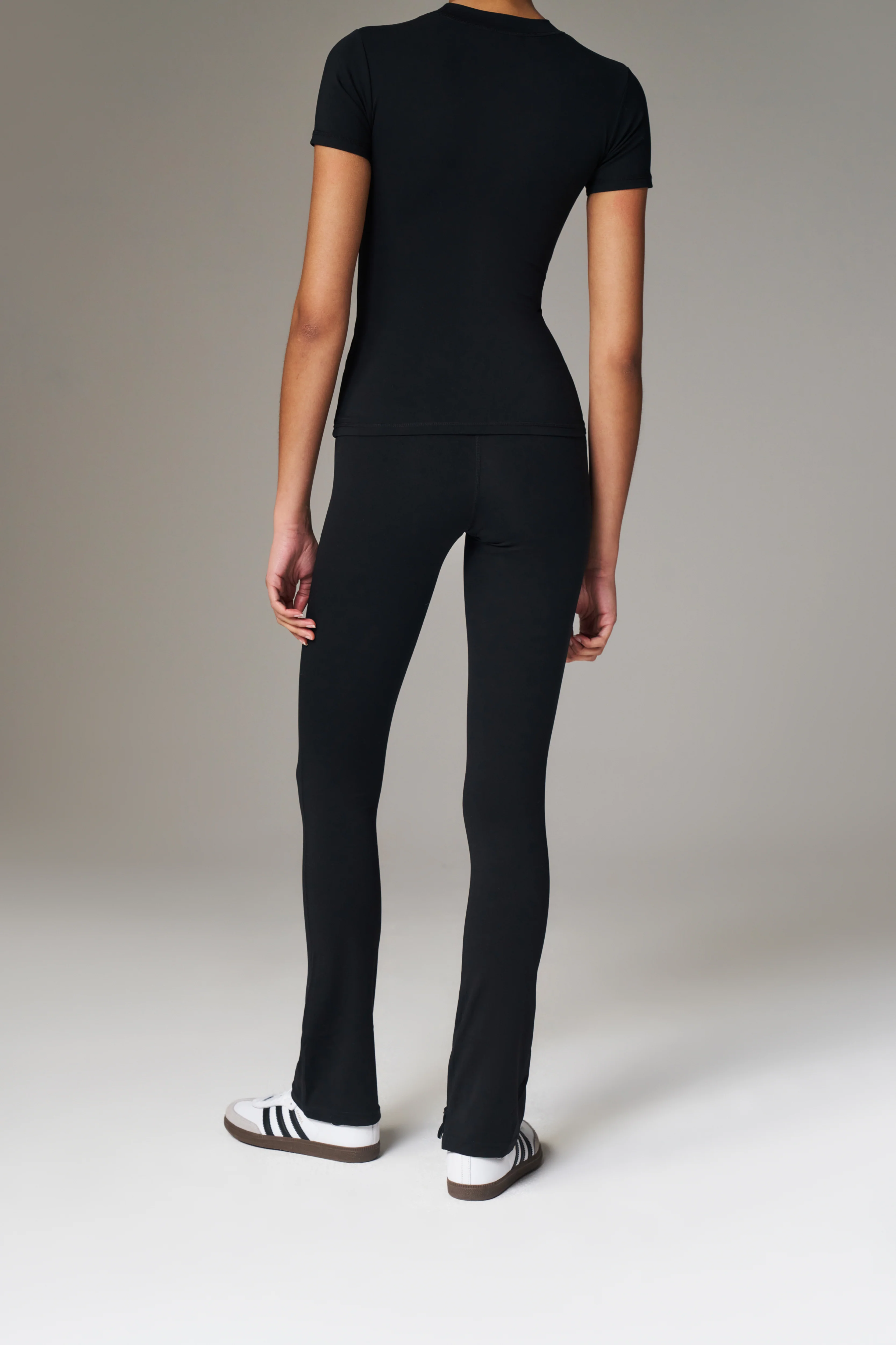 SCULPTING STRETCH EMBLEM BABY TEE - BLACK - Image 7