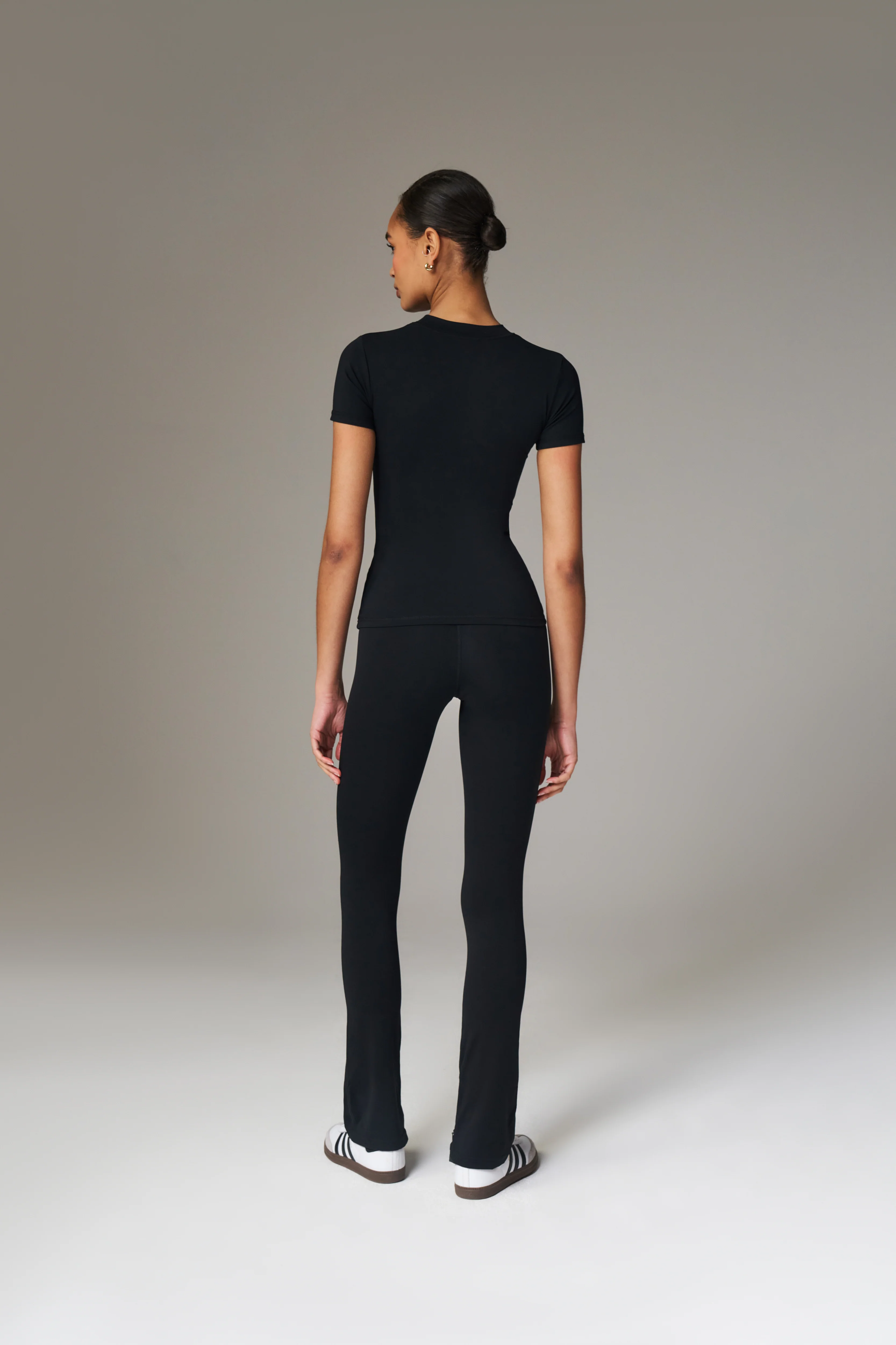 SCULPTING STRETCH EMBLEM BABY TEE - BLACK - Image 8