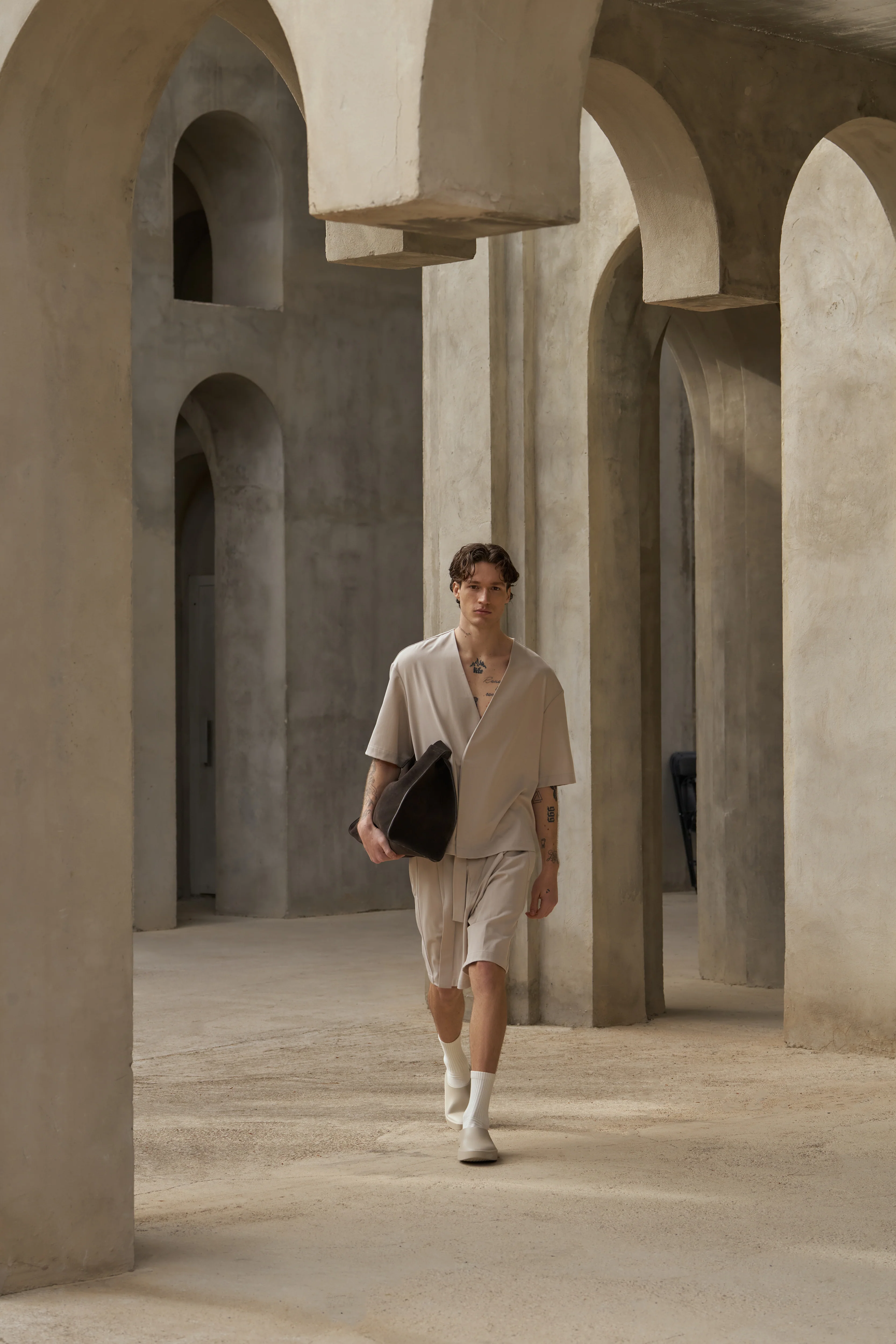 TAILORED SHORTS - STONE - Image 3