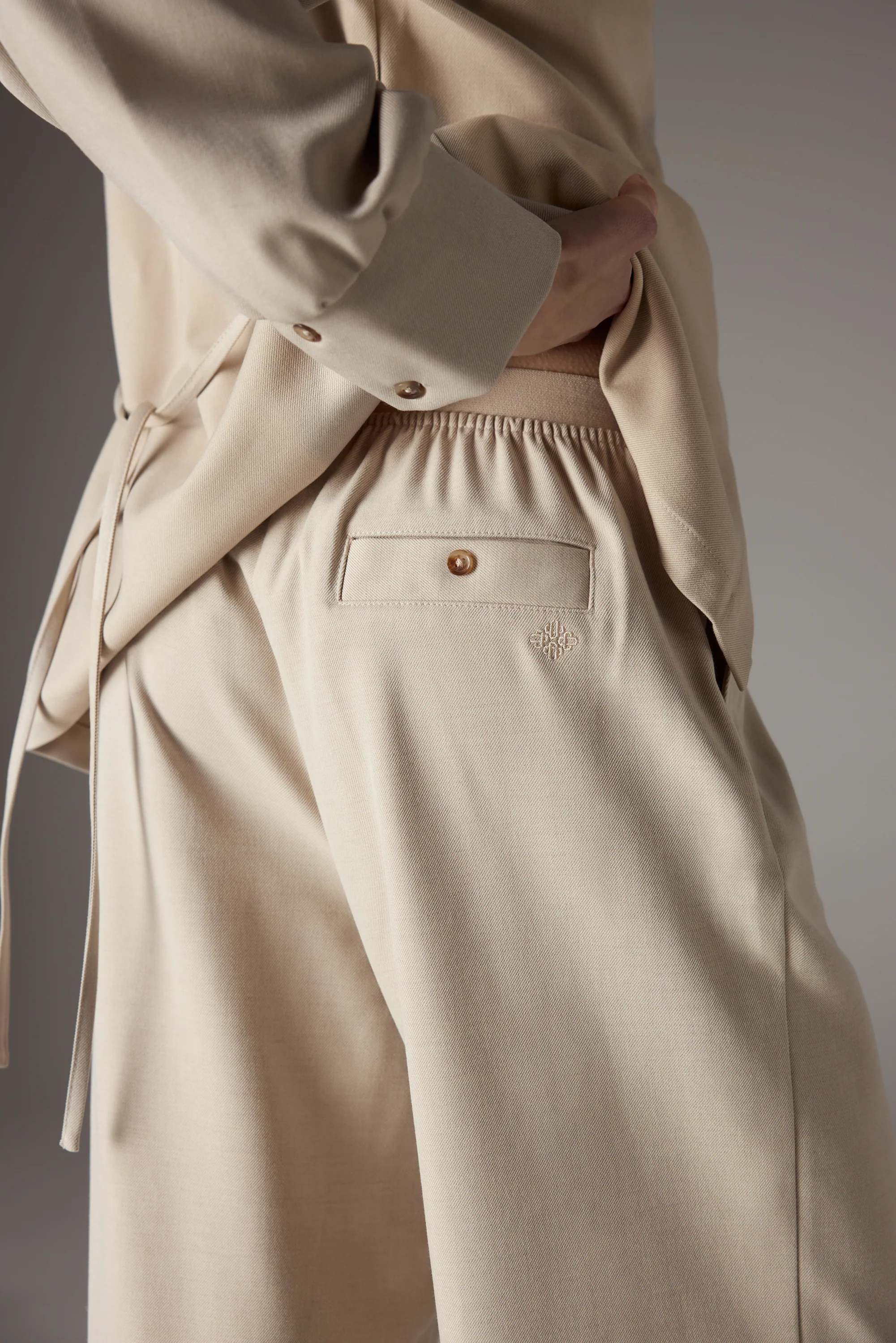 TAILORED WAISTBAND DETAIL TROUSERS - BEIGE - Image 4