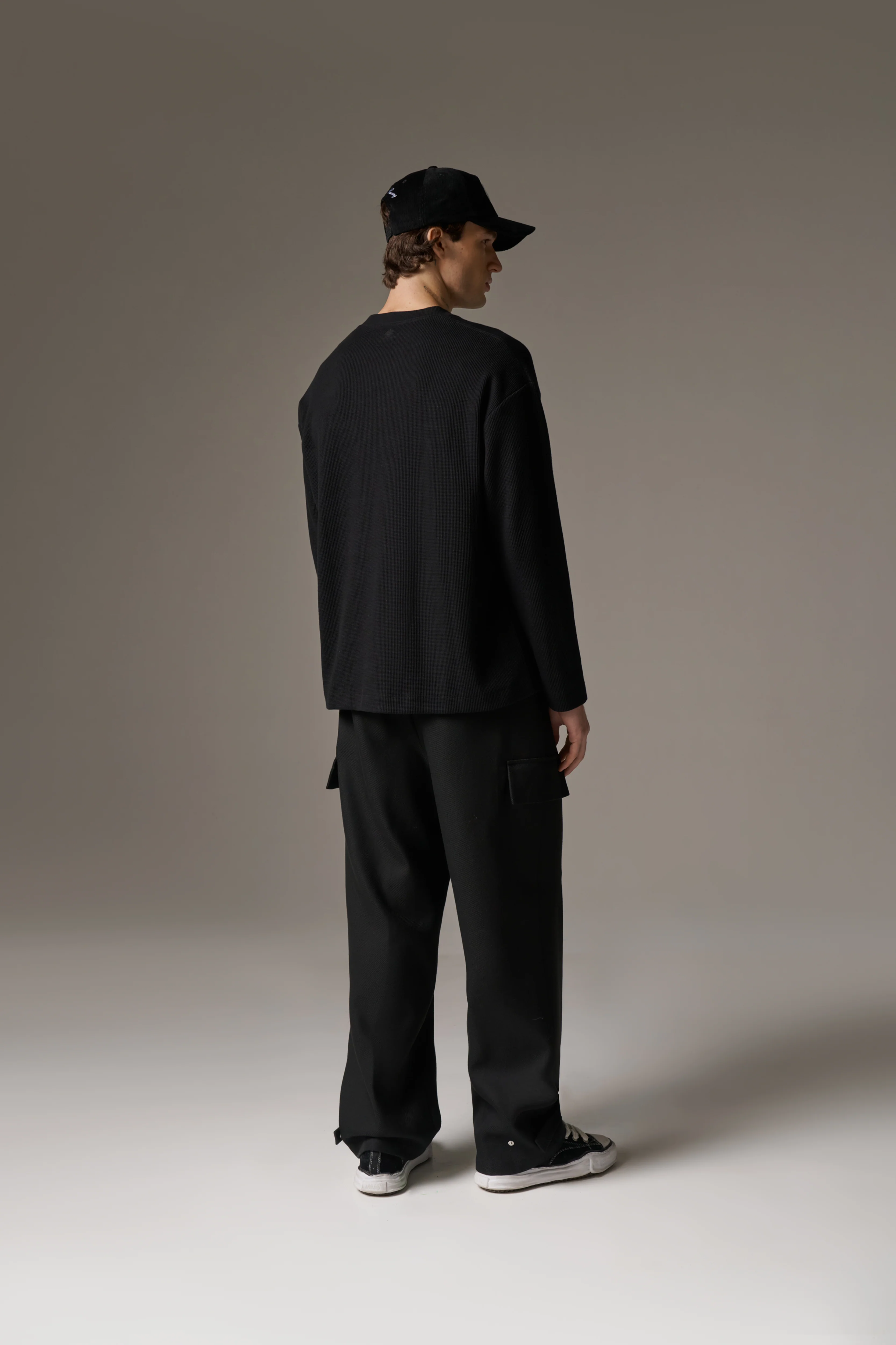 WAFFLE LONG SLEEVE T-SHIRT - BLACK - Image 8